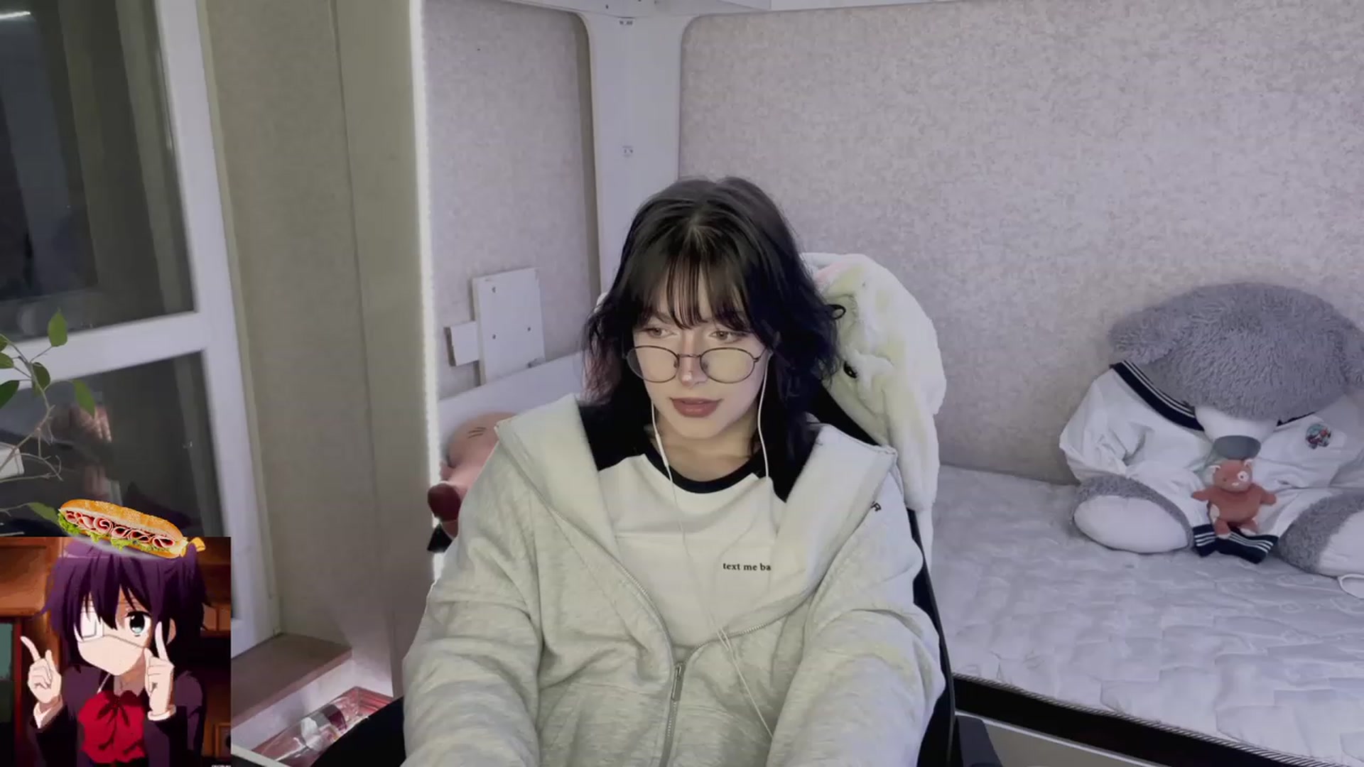 Gallery image thumbnail from Licorice_Alia's myfreecams stream on, 05/07/2023, 01:23 image 4 of 20