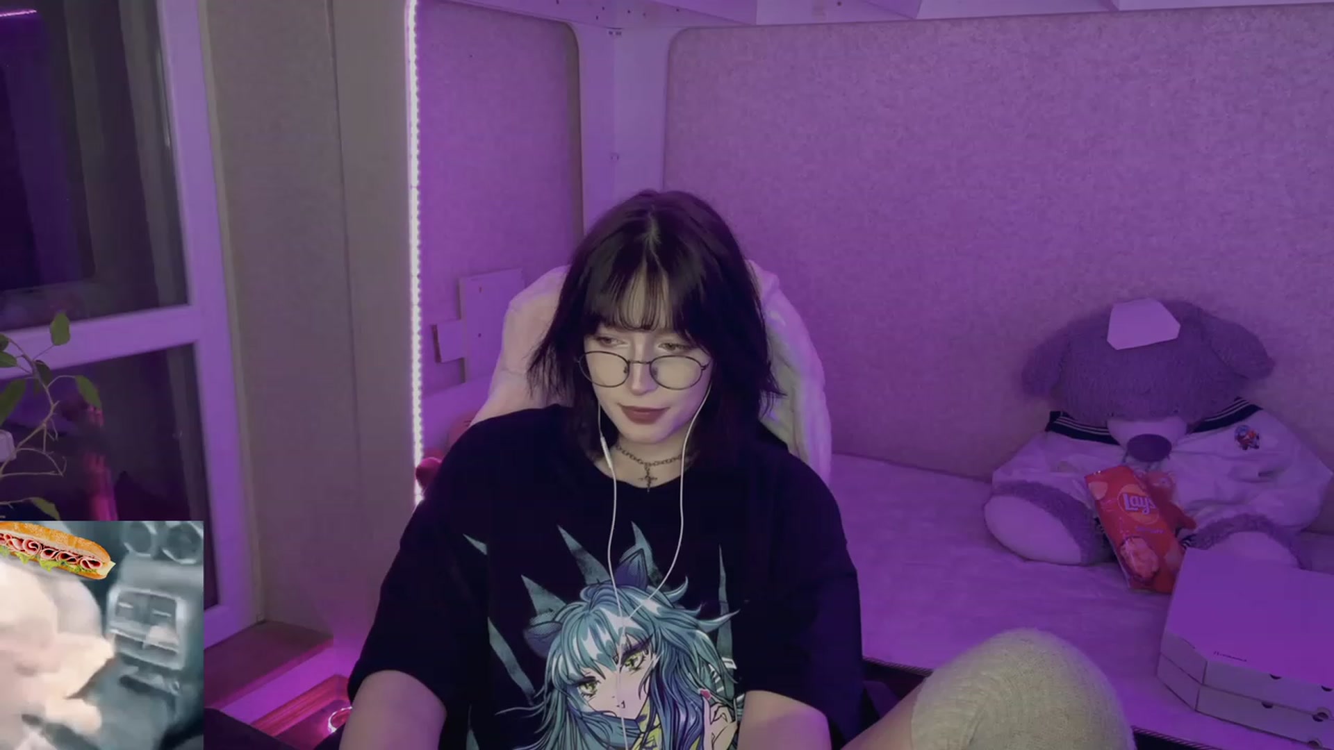 Gallery image thumbnail from Licorice_Alia's myfreecams stream on, 05/13/2023, 24:50 image 7 of 20
