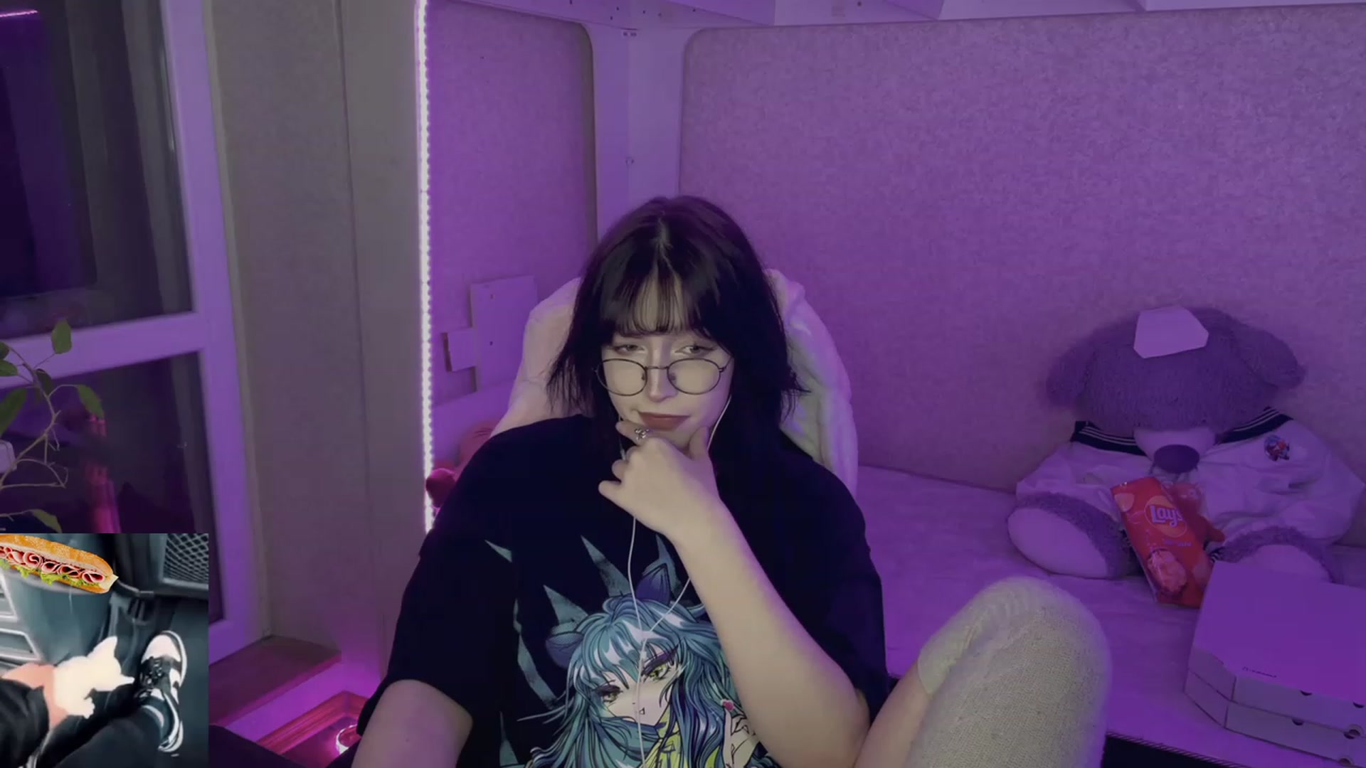 Gallery image thumbnail from Licorice_Alia's myfreecams stream on, 05/13/2023, 24:50 image 4 of 20