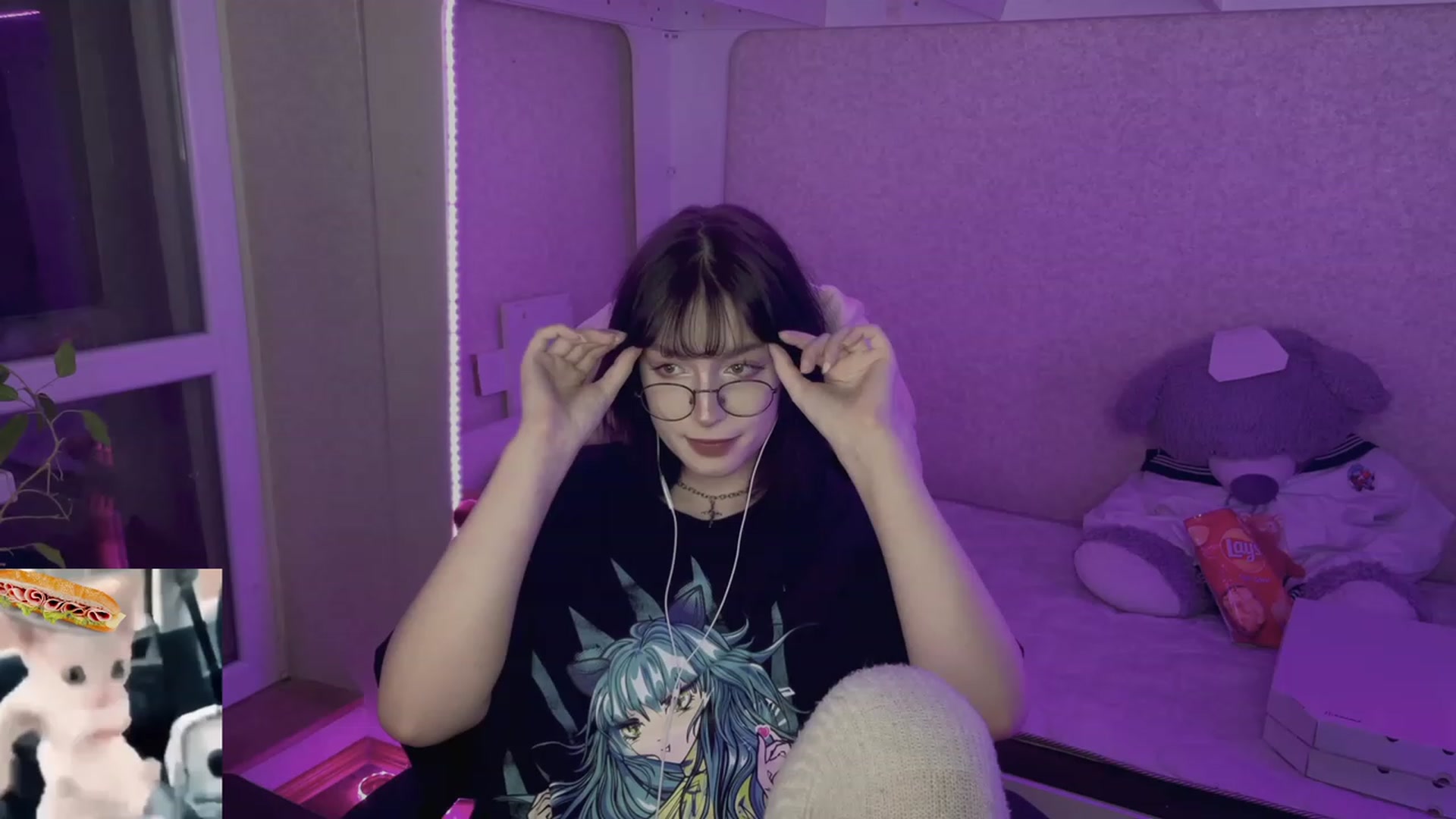 Gallery image thumbnail from Licorice_Alia's myfreecams stream on, 05/13/2023, 24:50 image 11 of 20