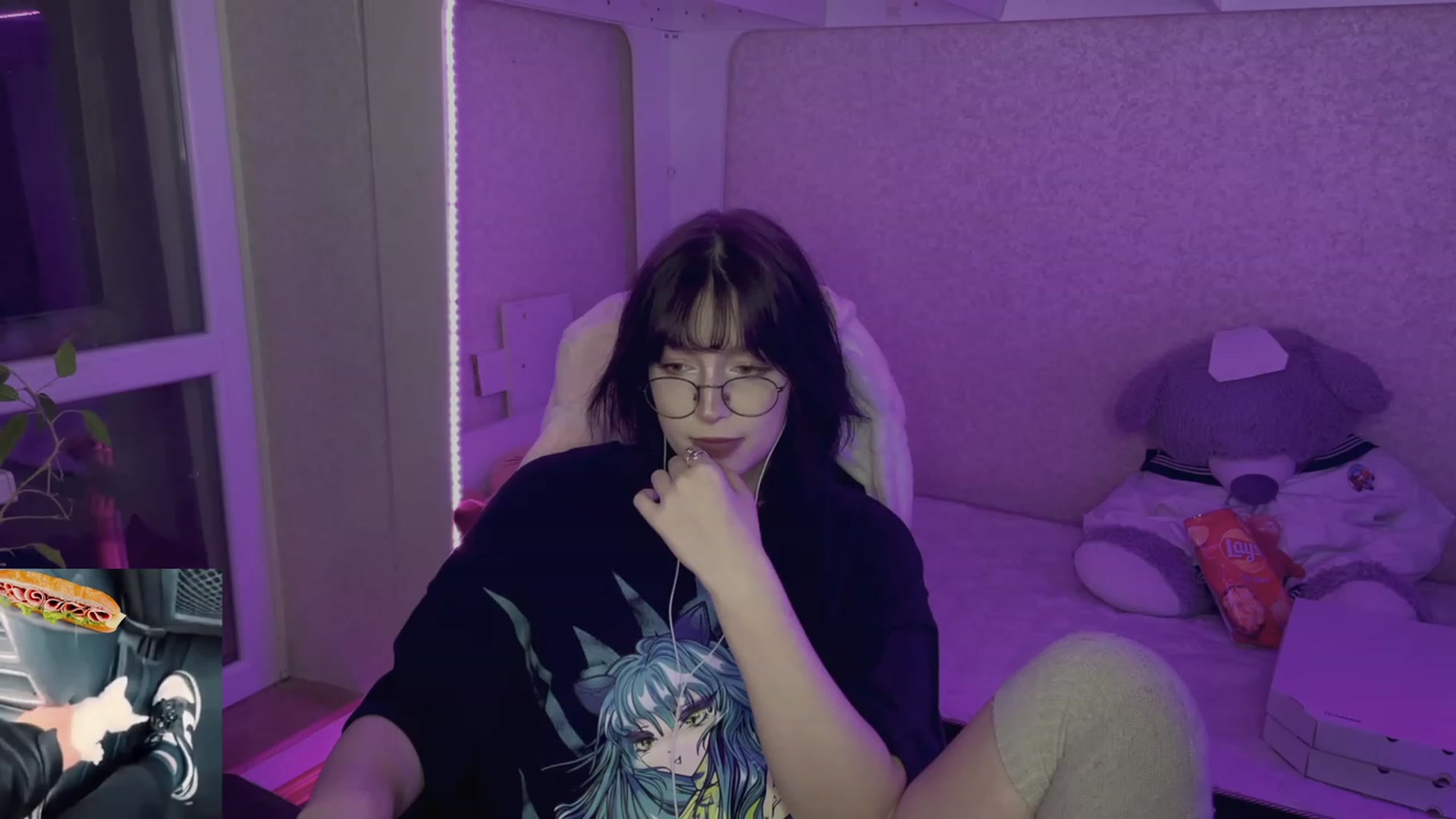Gallery image thumbnail from Licorice_Alia's myfreecams stream on, 05/13/2023, 24:50 image 6 of 20