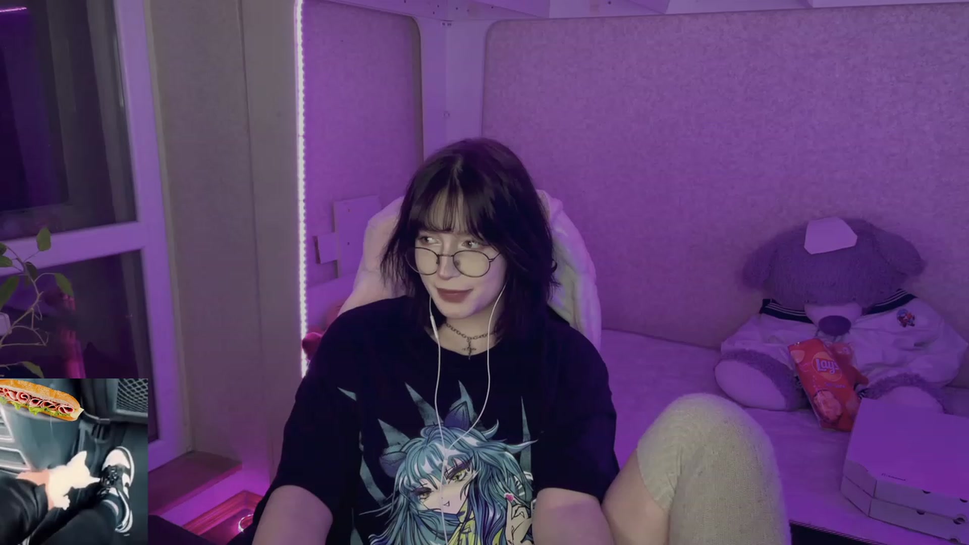 Gallery image thumbnail from Licorice_Alia's myfreecams stream on, 05/13/2023, 24:50 image 5 of 20