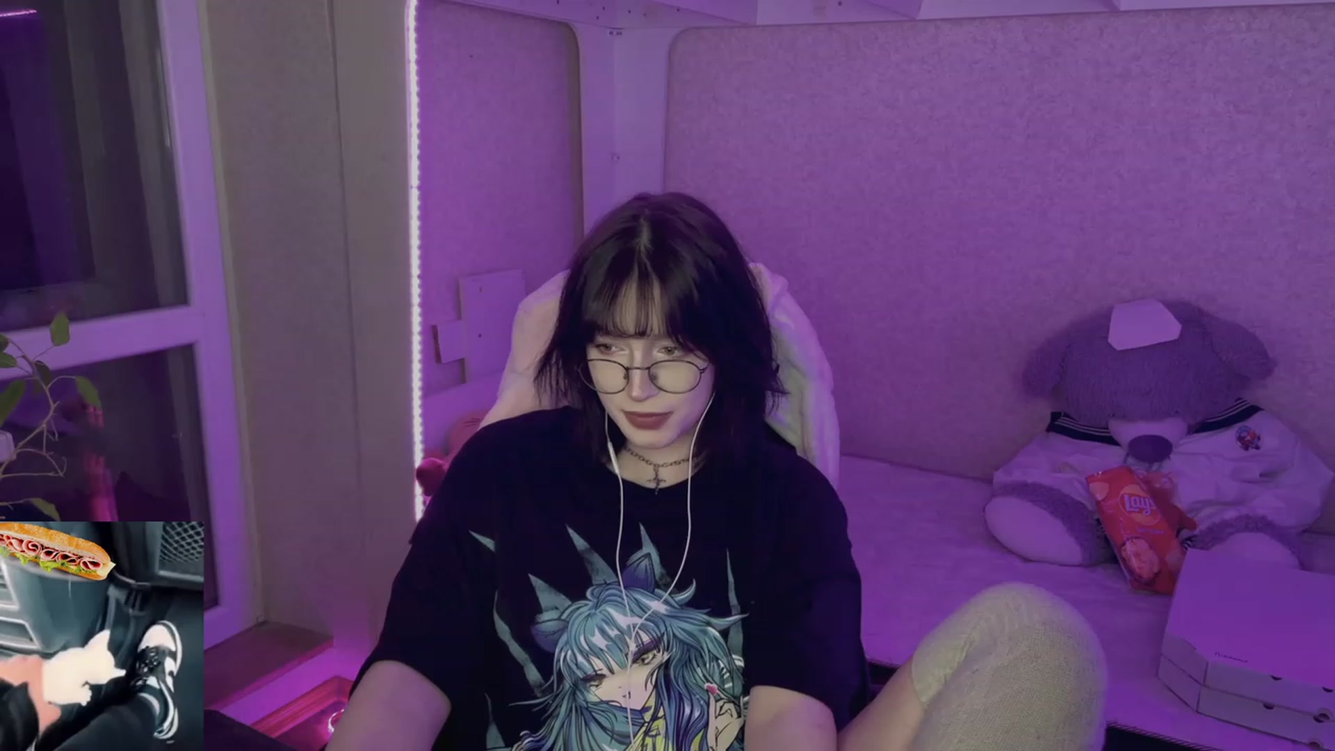 Gallery image thumbnail from Licorice_Alia's myfreecams stream on, 05/13/2023, 24:50 image 3 of 20