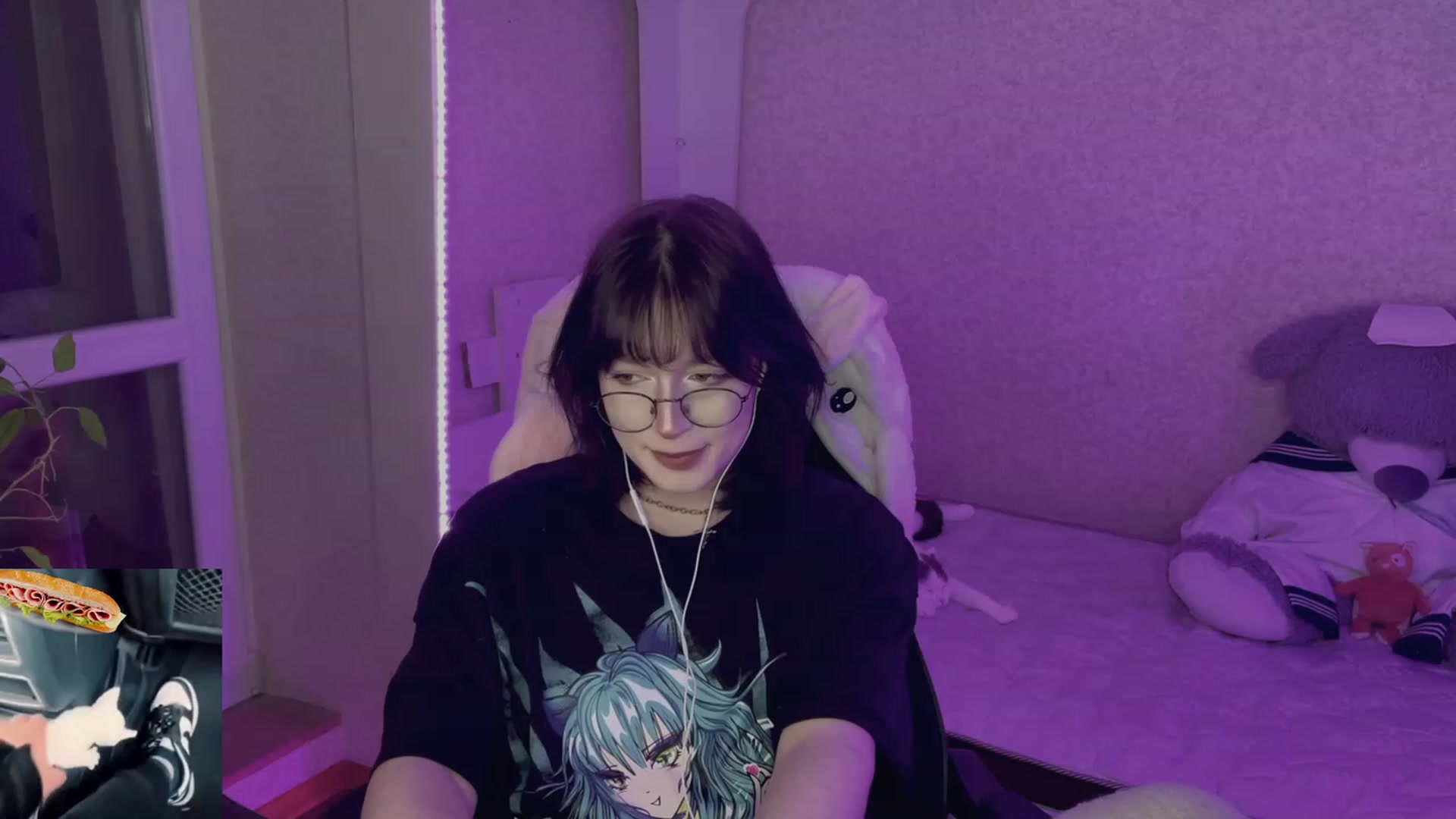 Gallery image thumbnail from Licorice_Alia's myfreecams stream on, 05/14/2023, 01:09 image 6 of 20