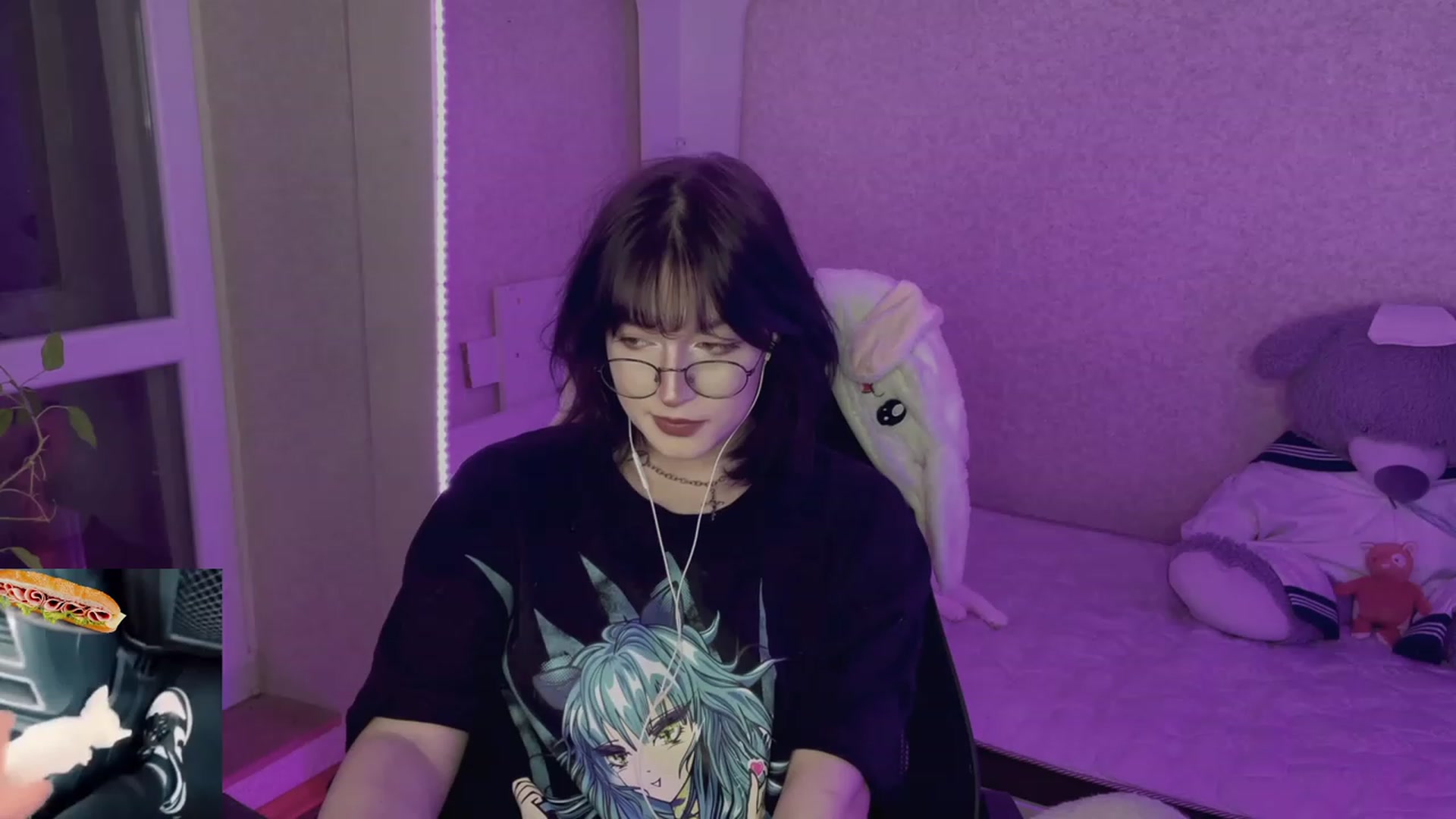 Gallery image thumbnail from Licorice_Alia's myfreecams stream on, 05/14/2023, 01:09 image 13 of 20