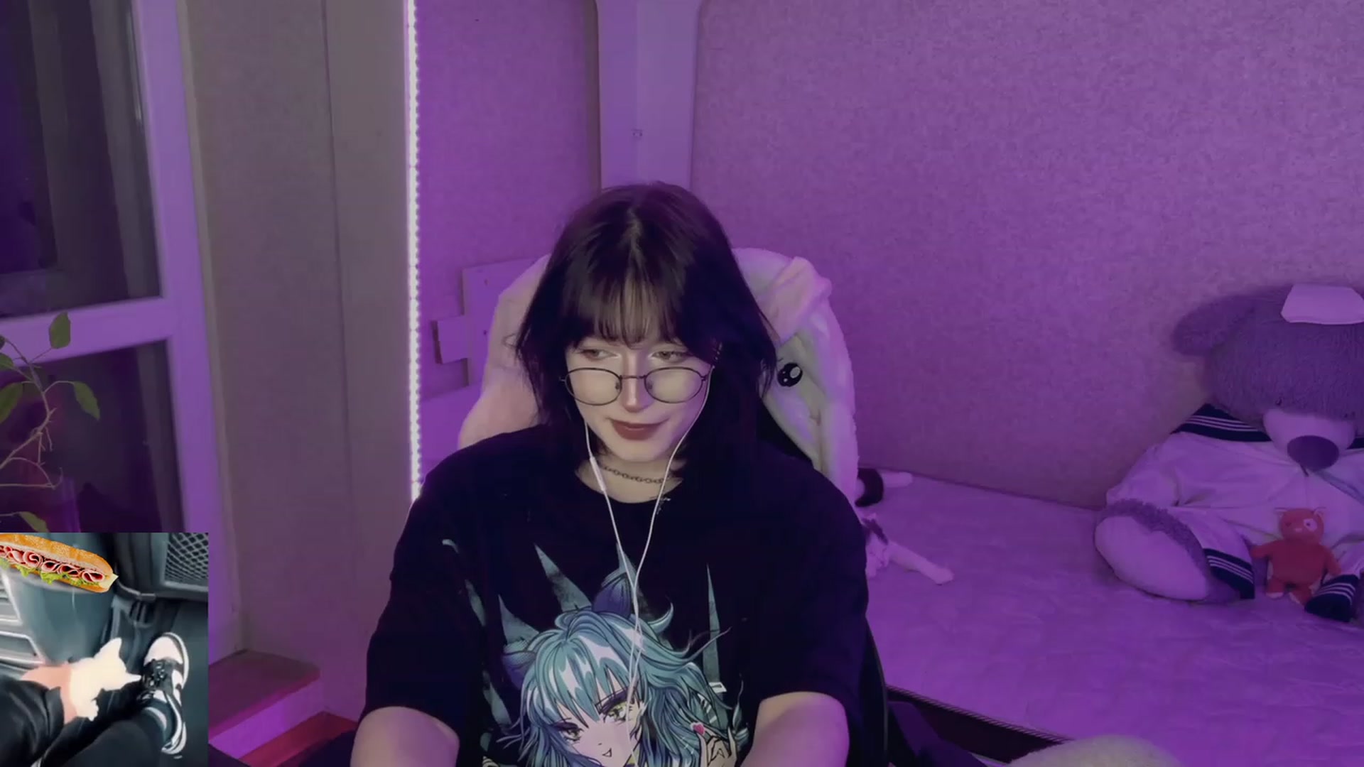 Gallery image thumbnail from Licorice_Alia's myfreecams stream on, 05/14/2023, 01:09 image 5 of 20