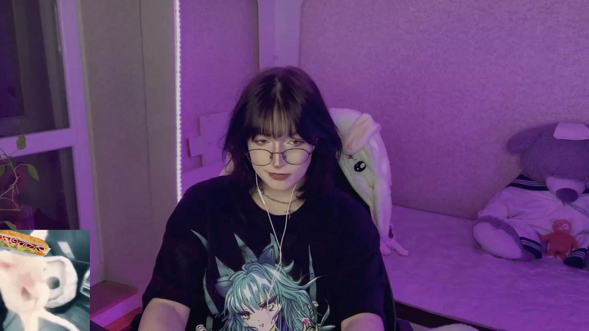 Gallery image thumbnail from Licorice_Alia's myfreecams stream on, 05/14/2023, 01:09 image 16 of 20