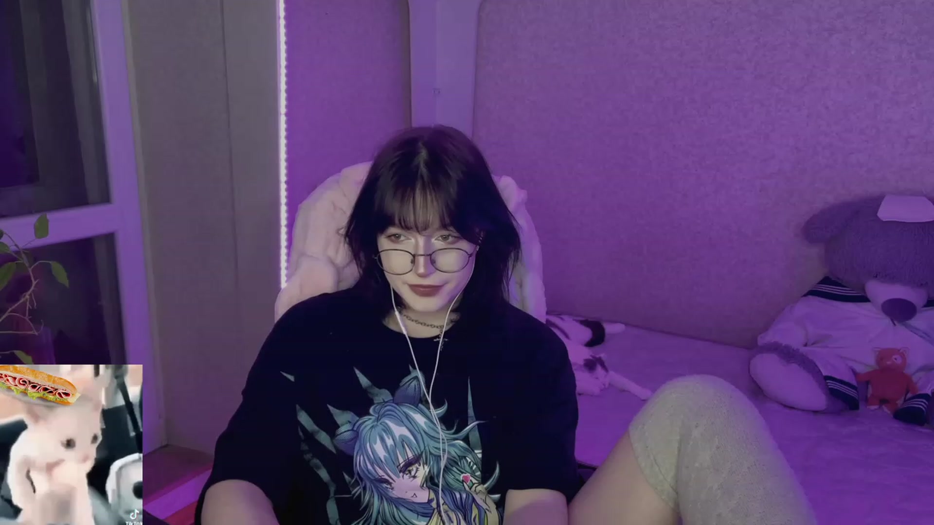 Gallery image thumbnail from Licorice_Alia's myfreecams stream on, 05/14/2023, 01:09 image 1 of 20