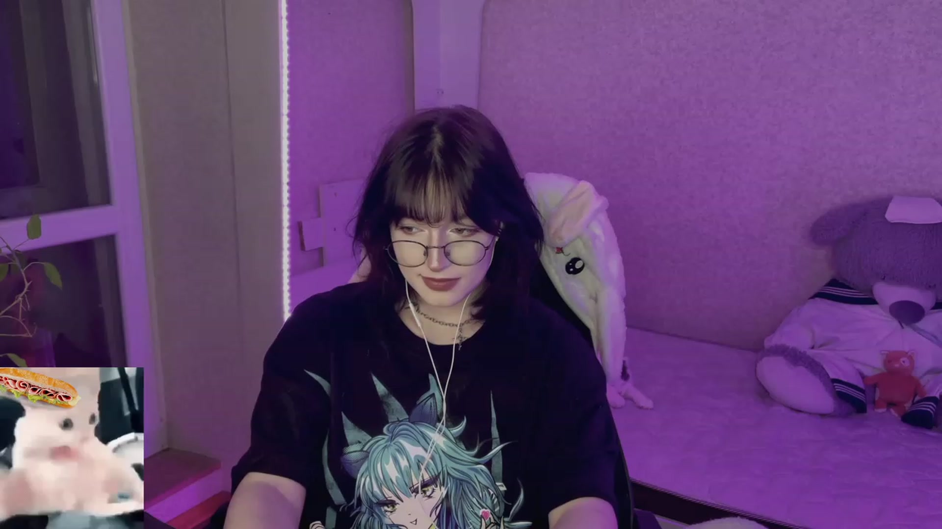 Gallery image thumbnail from Licorice_Alia's myfreecams stream on, 05/14/2023, 01:09 image 15 of 20