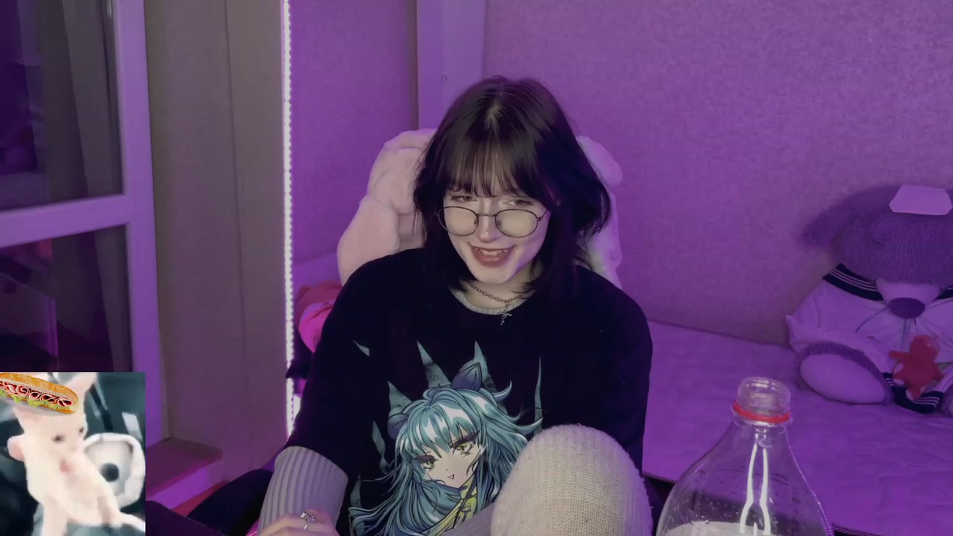 Gallery image thumbnail from Licorice_Alia's myfreecams stream on, 05/16/2023, 24:23 image 12 of 20