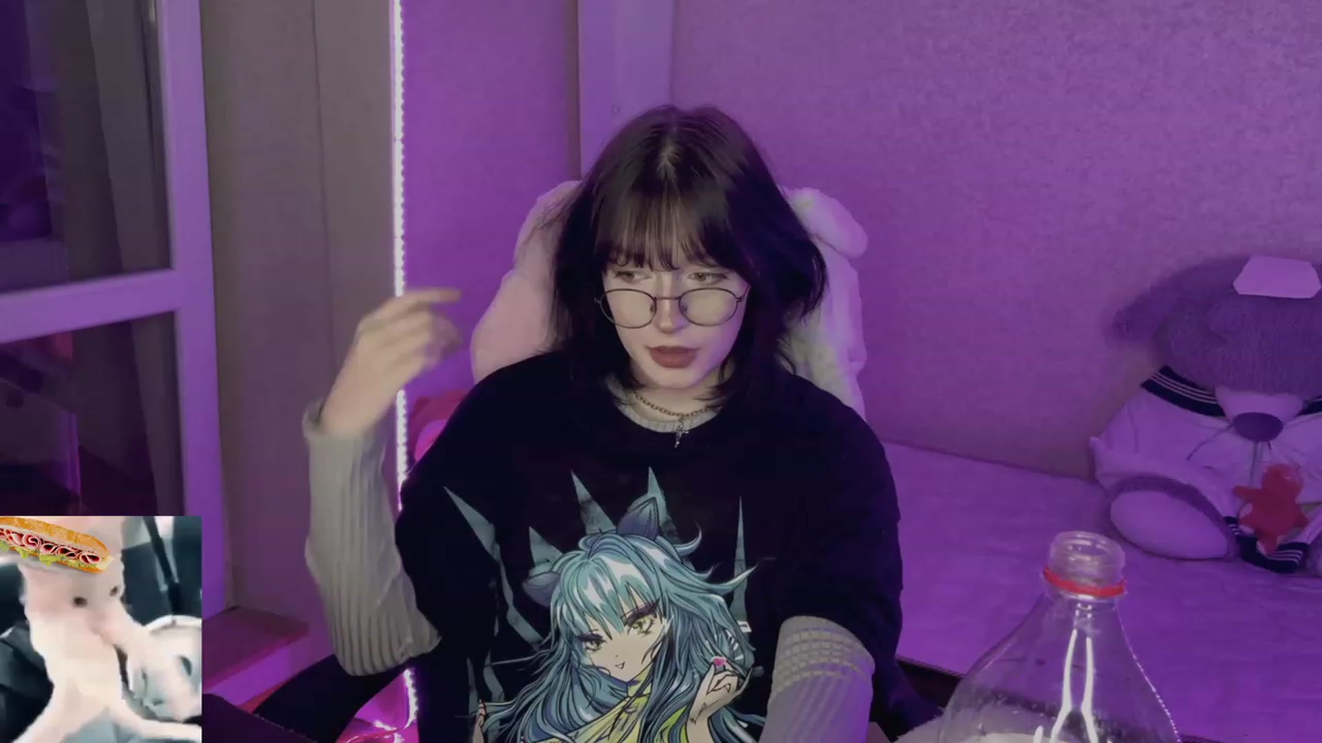 Gallery image thumbnail from Licorice_Alia's myfreecams stream on, 05/16/2023, 24:23 image 7 of 20