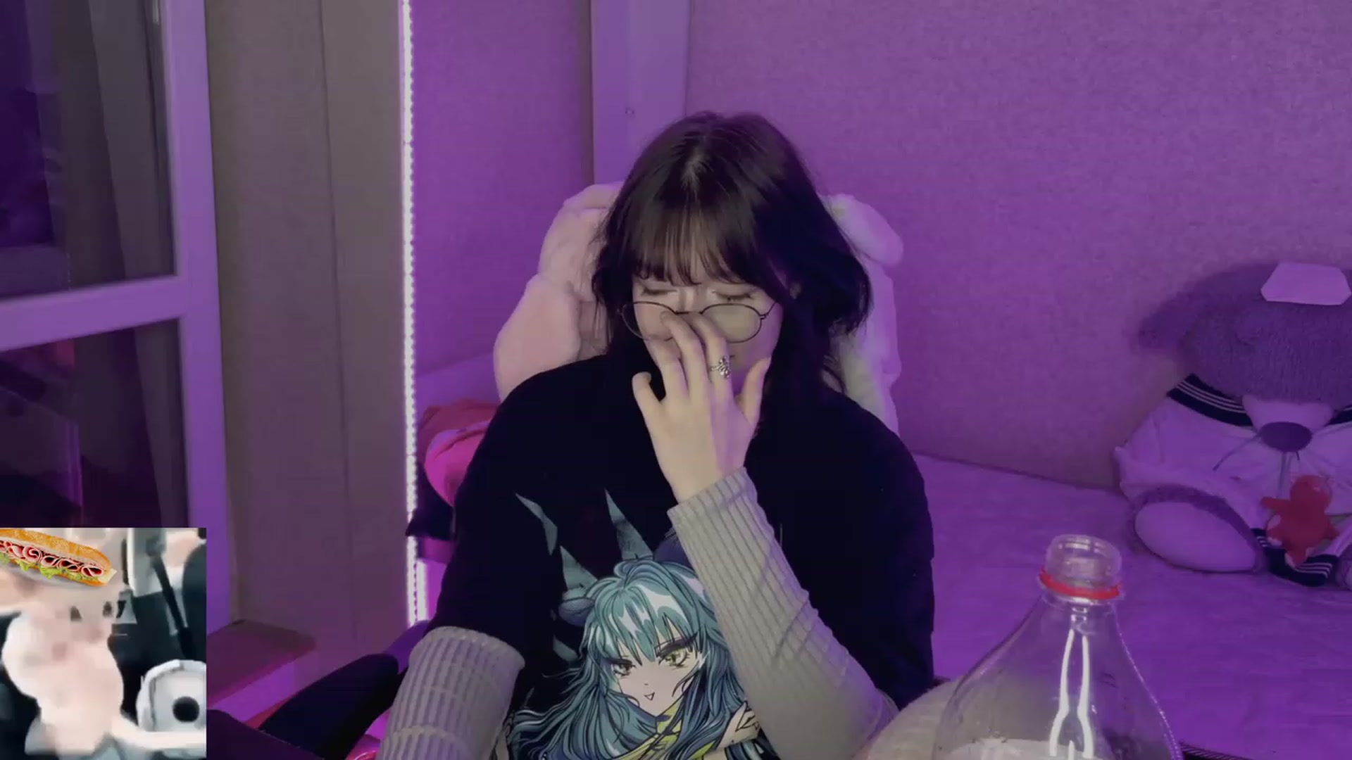 Gallery image thumbnail from Licorice_Alia's myfreecams stream on, 05/16/2023, 24:23 image 8 of 20