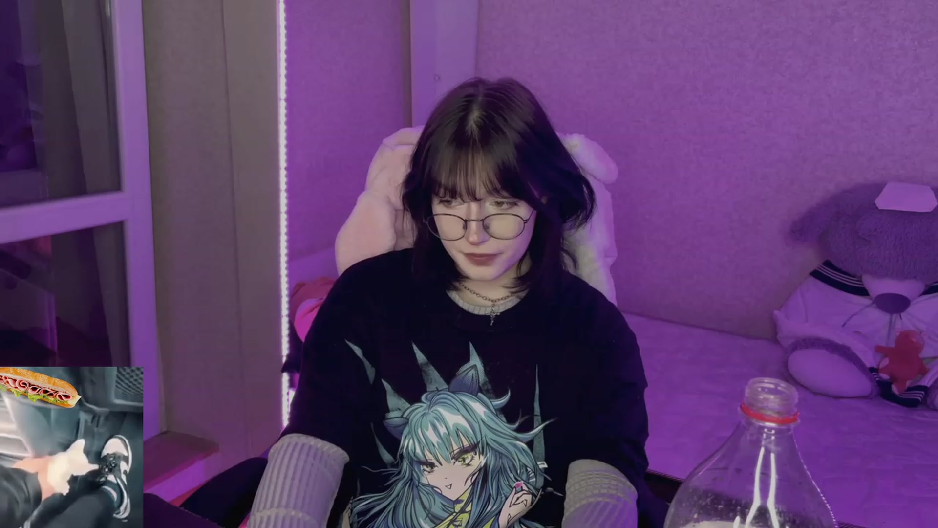 Gallery image thumbnail from Licorice_Alia's myfreecams stream on, 05/16/2023, 24:23 image 6 of 20