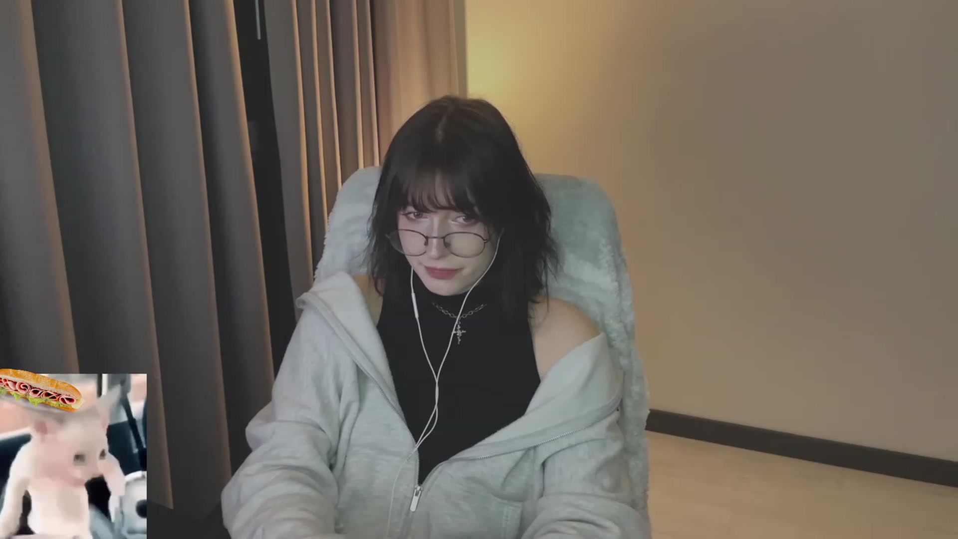 Gallery image thumbnail from Licorice_Alia's myfreecams stream on, 06/03/2023, 24:02 image 20 of 20