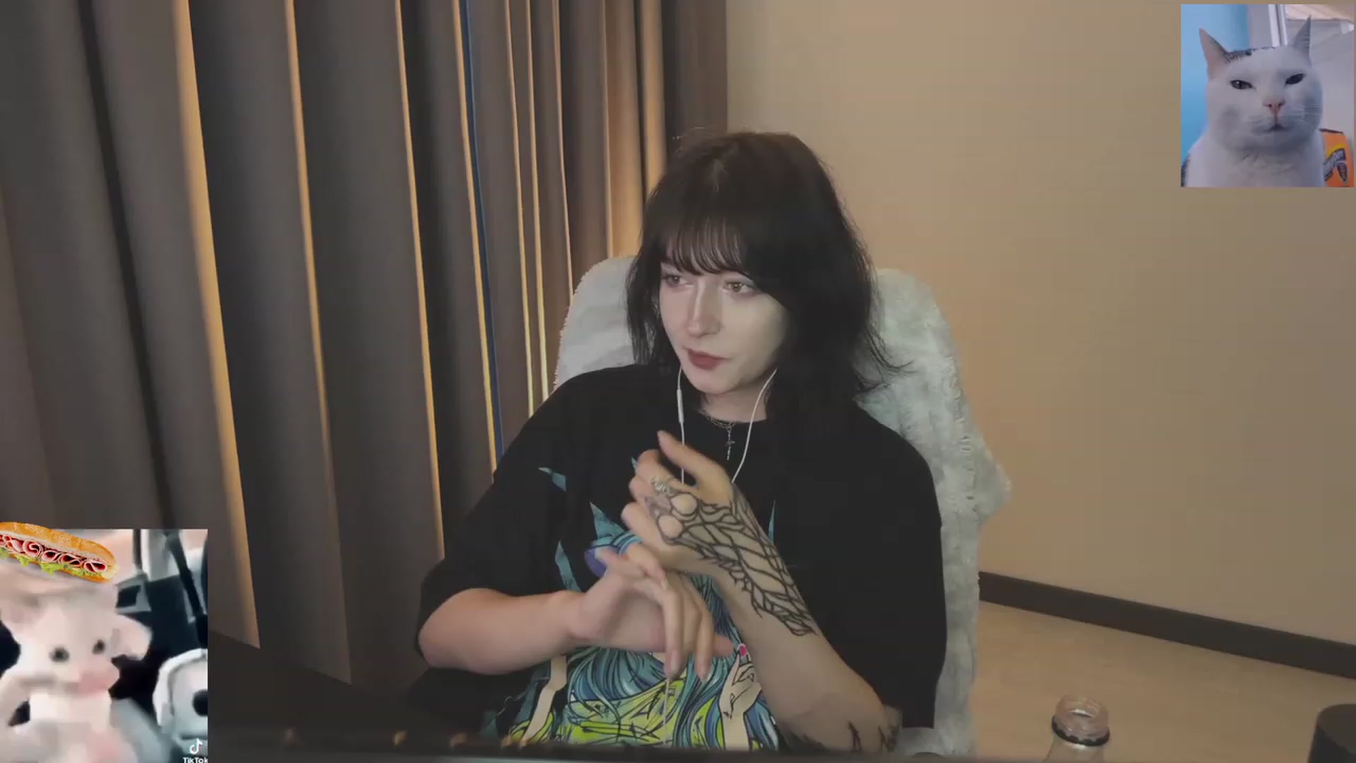 Gallery image thumbnail from Licorice_Alia's myfreecams stream on, 06/08/2023, 02:59 image 4 of 20