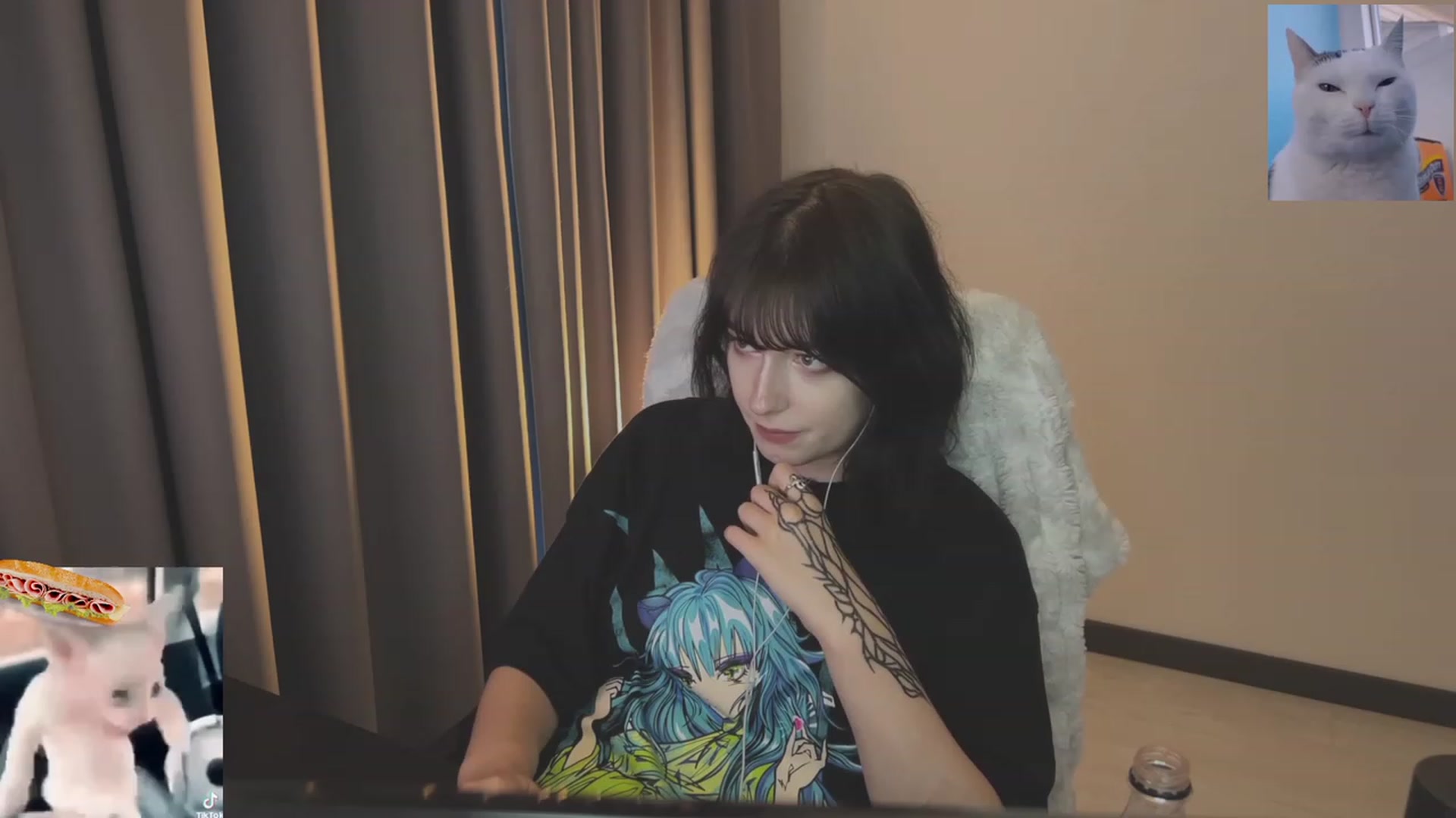 Gallery image thumbnail from Licorice_Alia's myfreecams stream on, 06/08/2023, 02:59 image 3 of 20