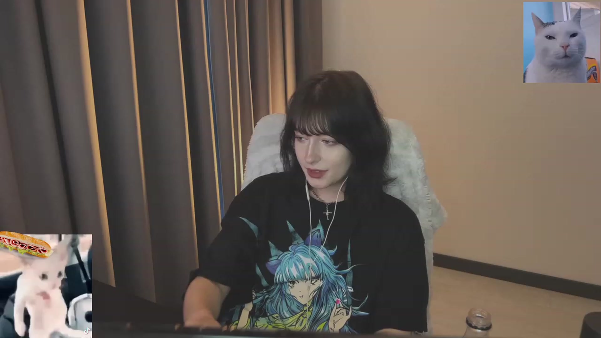 Gallery image thumbnail from Licorice_Alia's myfreecams stream on, 06/08/2023, 02:59 image 13 of 20