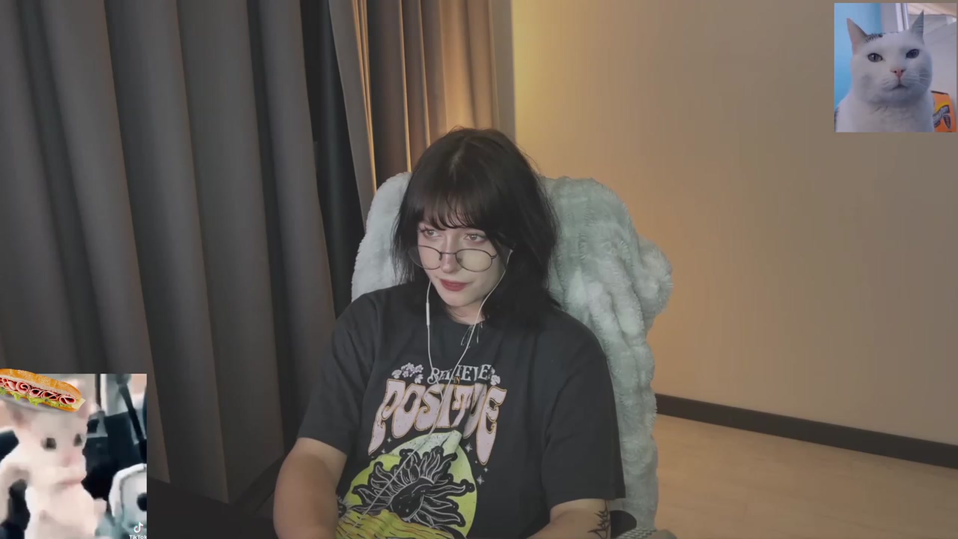 Gallery image thumbnail from Licorice_Alia's myfreecams stream on, 06/10/2023, 24:52 image 15 of 20