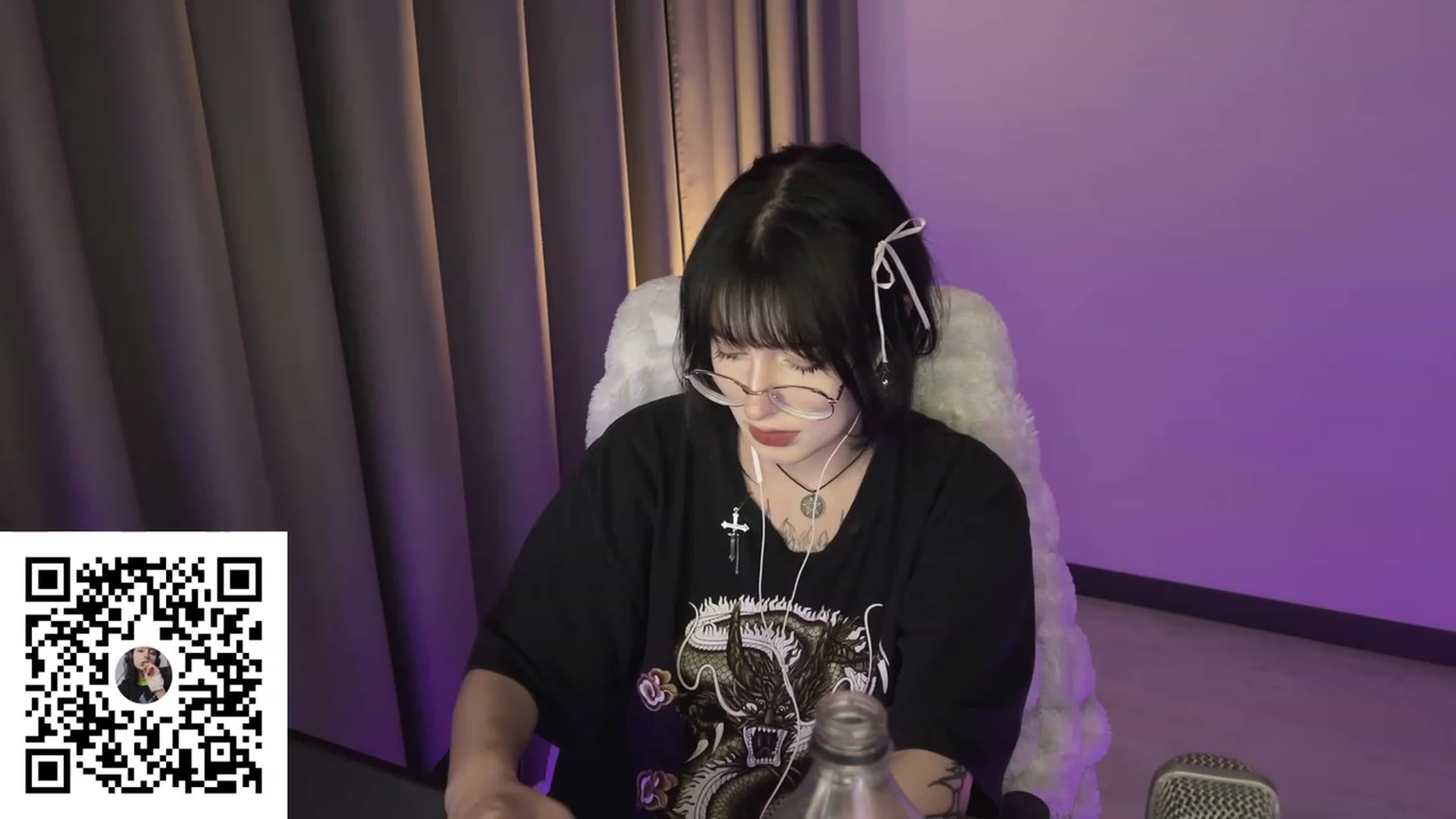 Gallery image thumbnail from Licorice_Alia's myfreecams stream on, 07/28/2023, 02:13 image 3 of 20