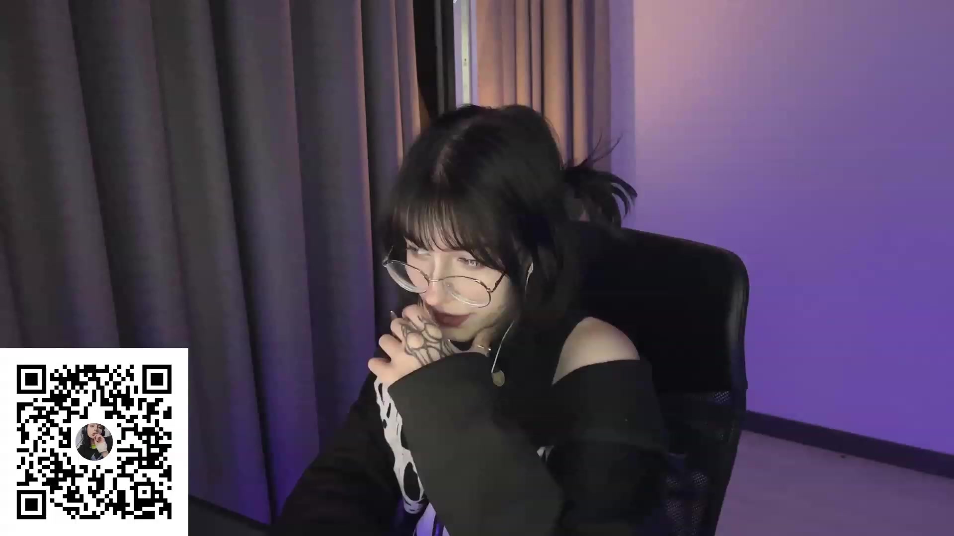 Gallery image thumbnail from Licorice_Alia's myfreecams stream on, 08/07/2023, 01:22 image 19 of 20
