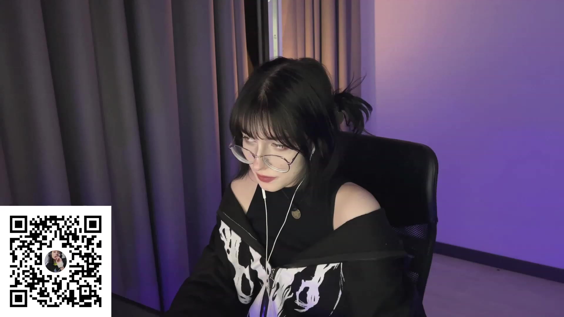 Gallery image thumbnail from Licorice_Alia's myfreecams stream on, 08/07/2023, 01:22 image 16 of 20