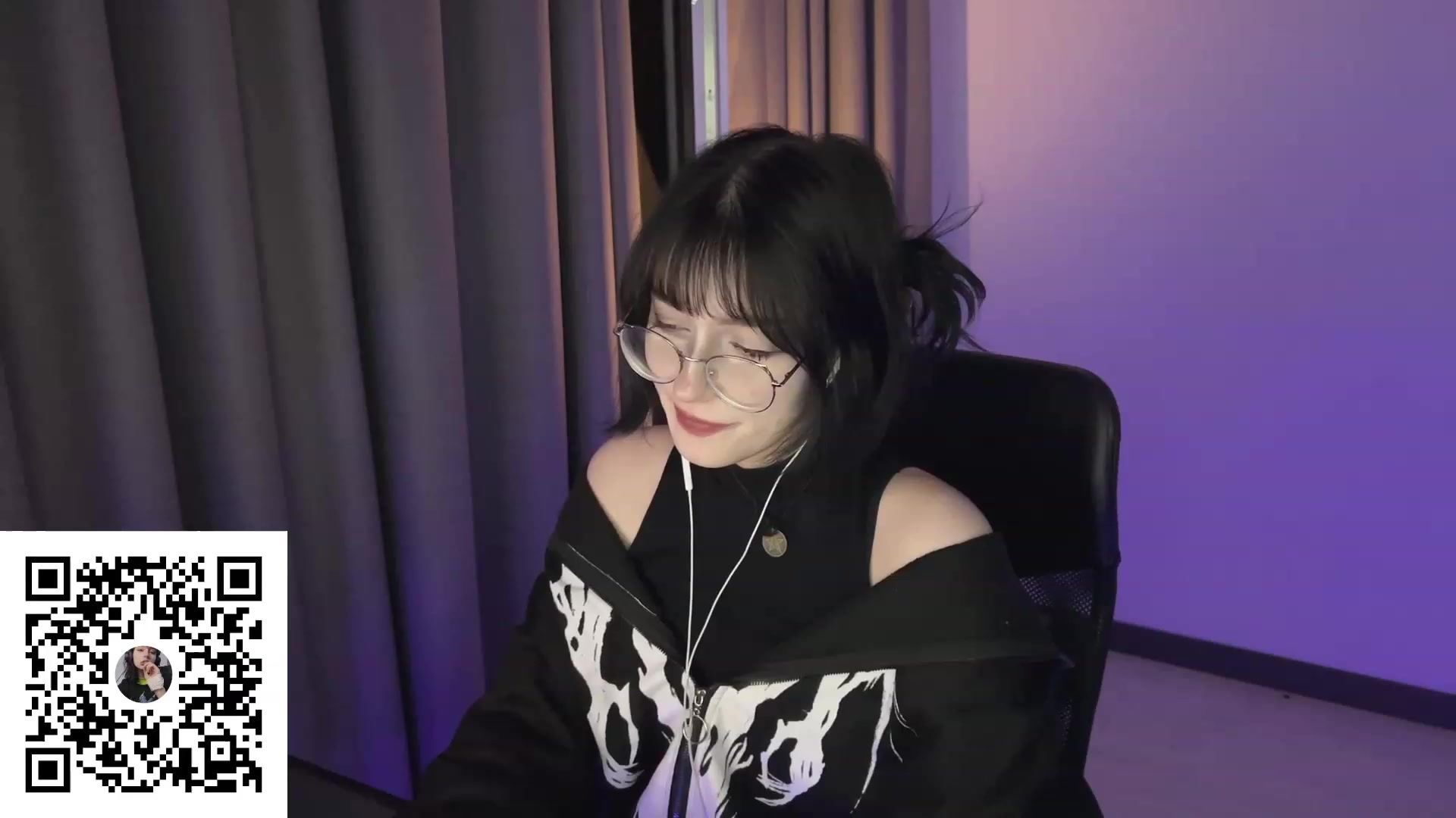 Gallery image thumbnail from Licorice_Alia's myfreecams stream on, 08/07/2023, 01:22 image 8 of 20