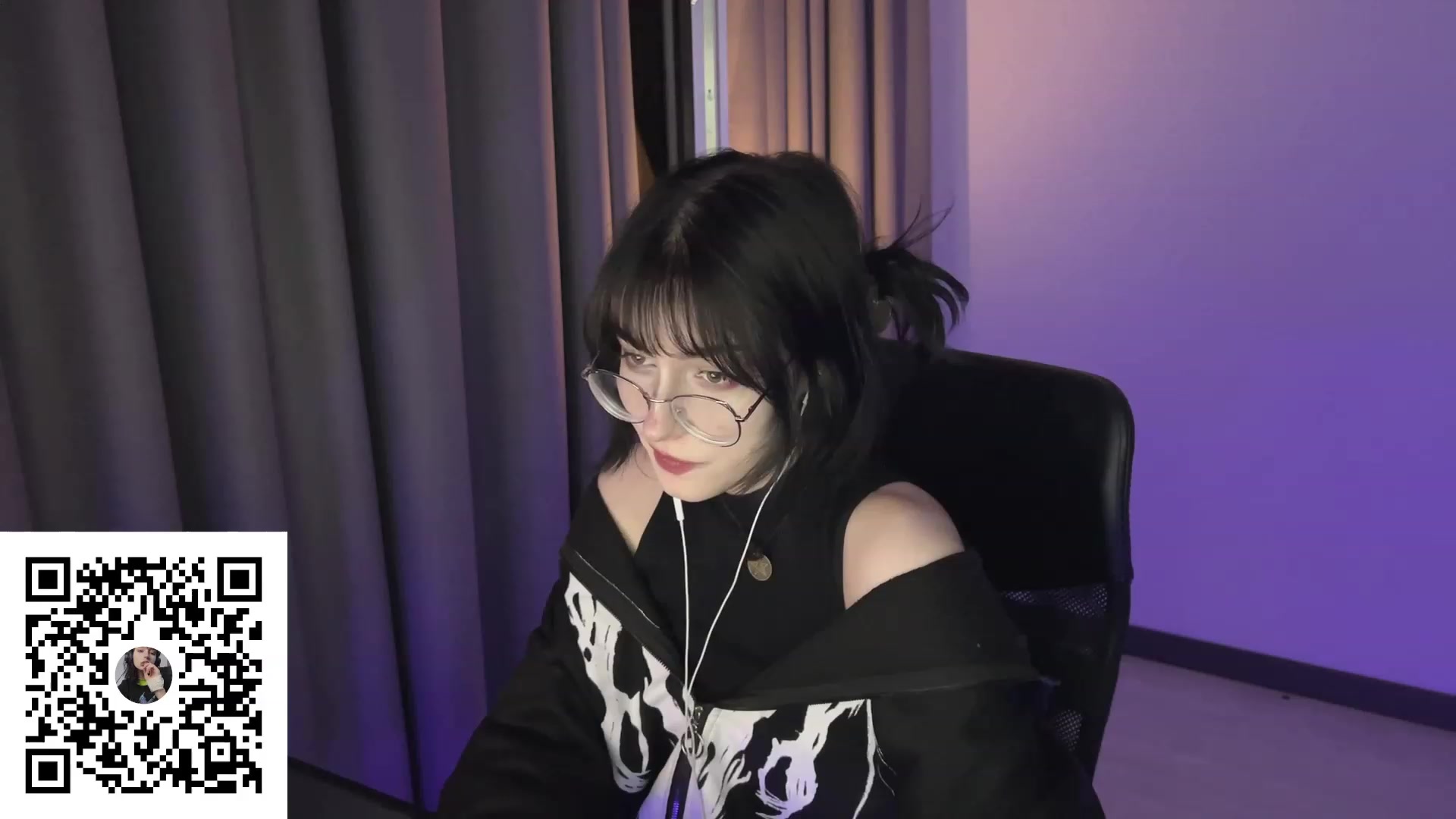 Gallery image thumbnail from Licorice_Alia's myfreecams stream on, 08/07/2023, 01:22 image 13 of 20