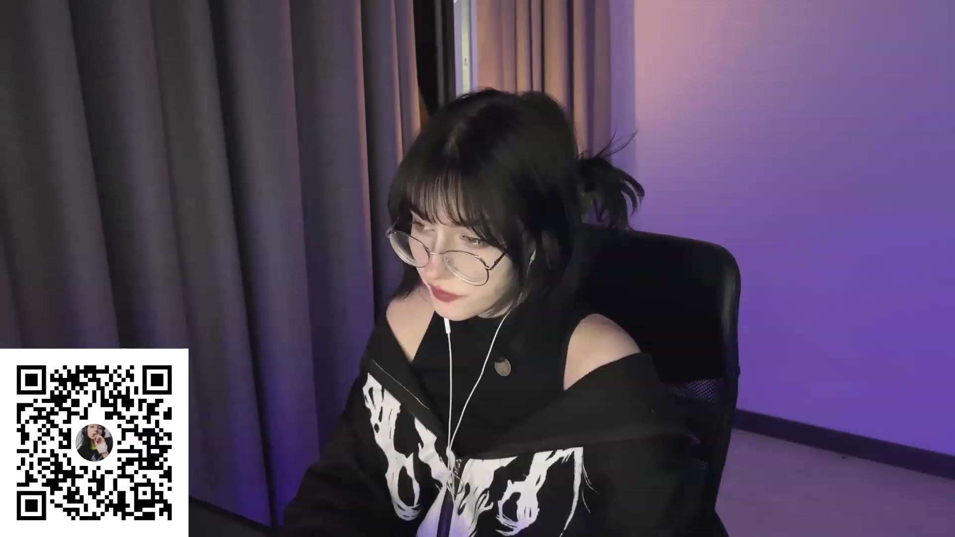 Gallery image thumbnail from Licorice_Alia's myfreecams stream on, 08/07/2023, 01:22 image 11 of 20