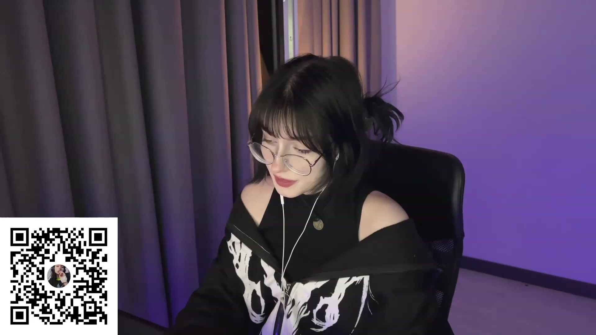 Gallery image thumbnail from Licorice_Alia's myfreecams stream on, 08/07/2023, 01:22 image 9 of 20