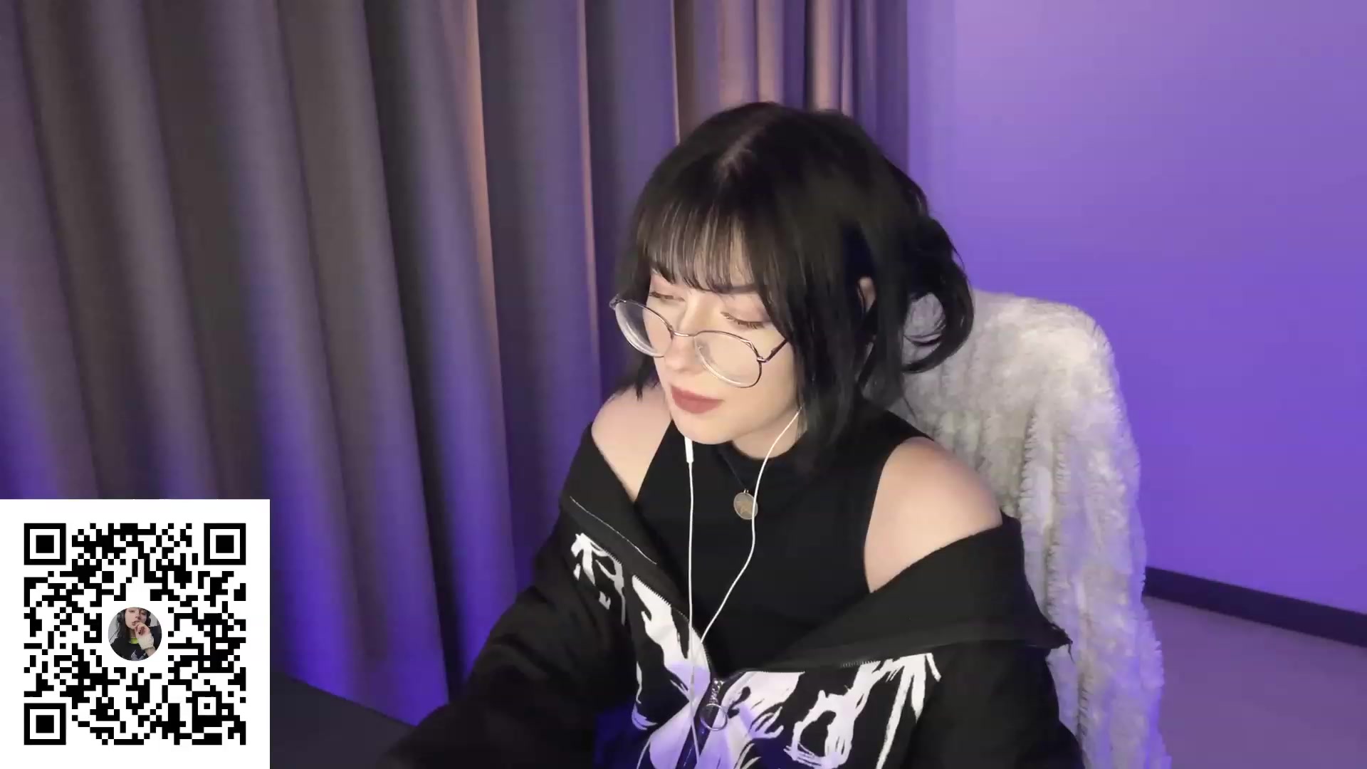 Gallery image thumbnail from Licorice_Alia's myfreecams stream on, 08/09/2023, 24:16 image 12 of 20