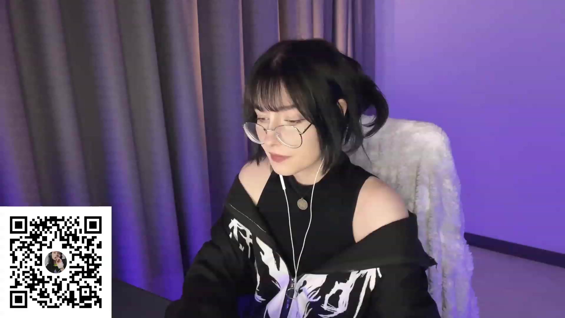 Gallery image thumbnail from Licorice_Alia's myfreecams stream on, 08/09/2023, 24:16 image 8 of 20