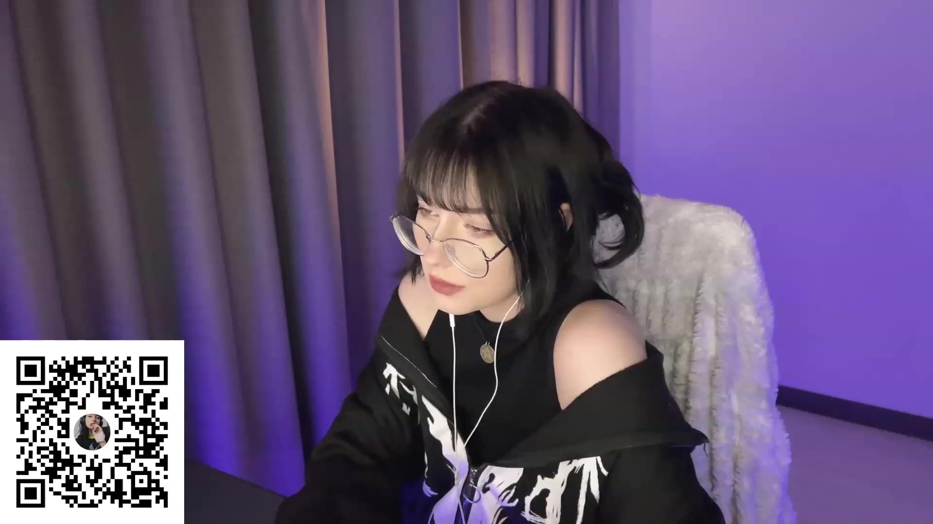 Gallery image thumbnail from Licorice_Alia's myfreecams stream on, 08/09/2023, 24:16 image 13 of 20