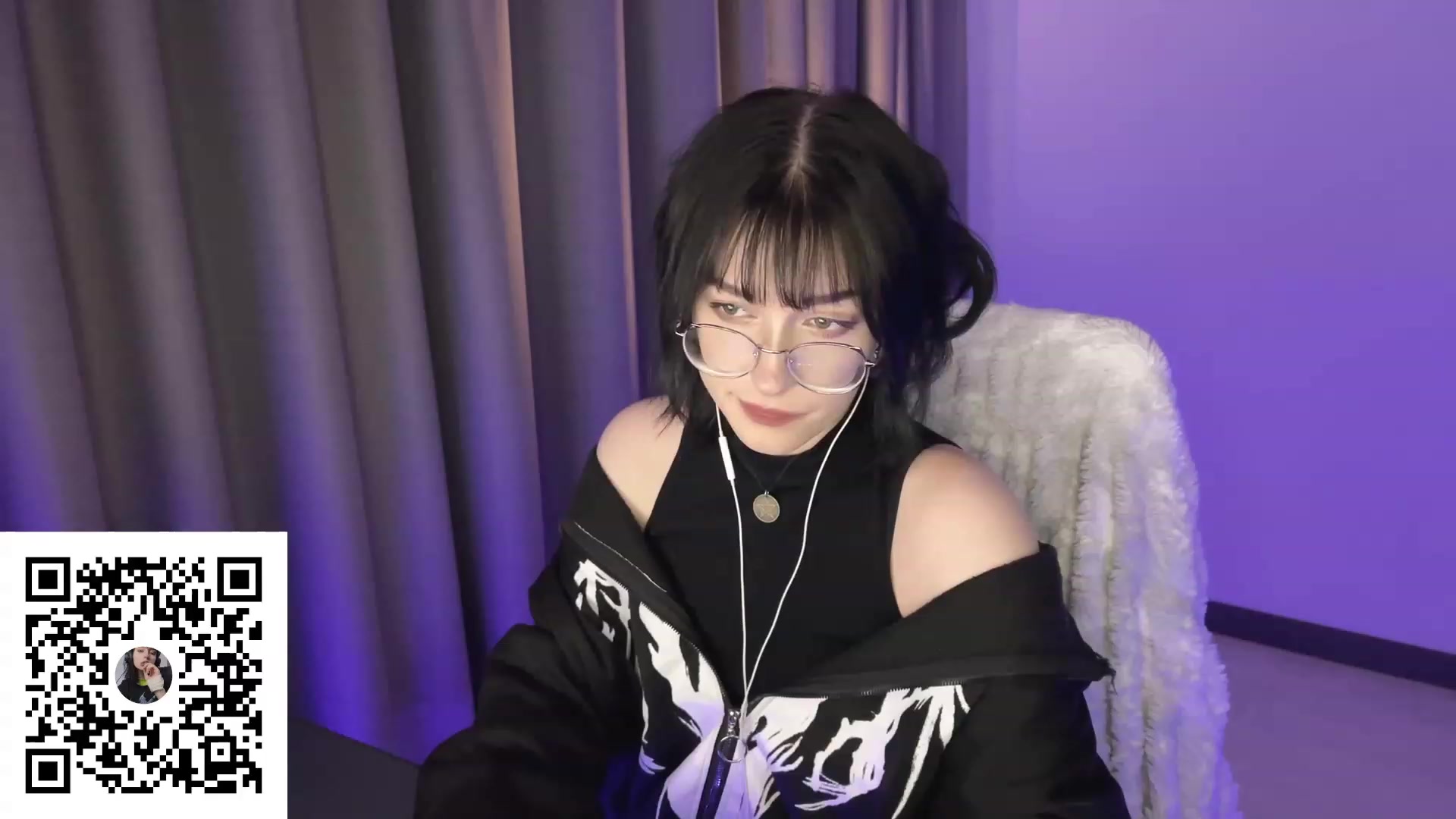 Gallery image thumbnail from Licorice_Alia's myfreecams stream on, 08/09/2023, 24:16 image 2 of 20