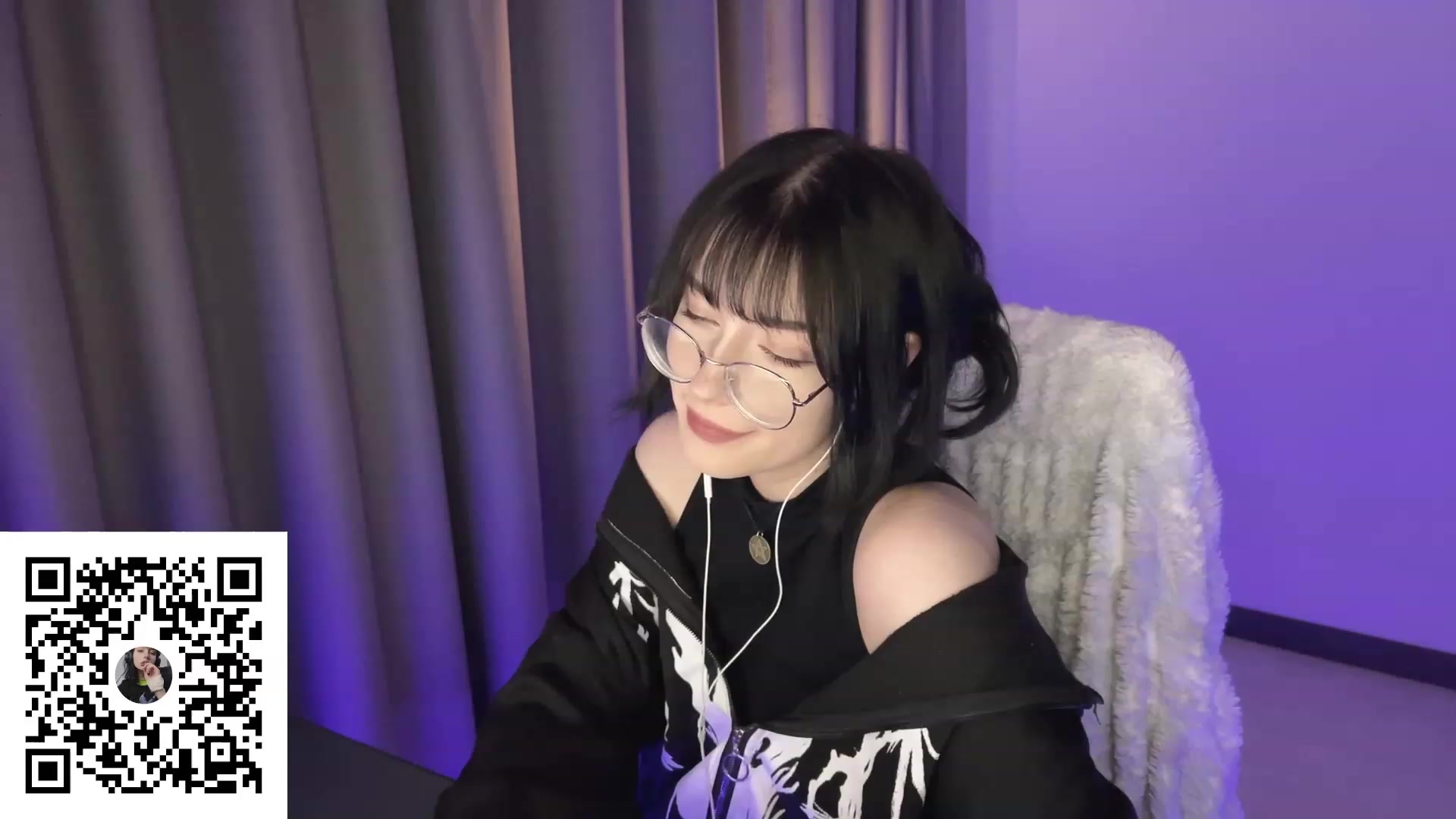 Gallery image thumbnail from Licorice_Alia's myfreecams stream on, 08/09/2023, 24:16 image 14 of 20