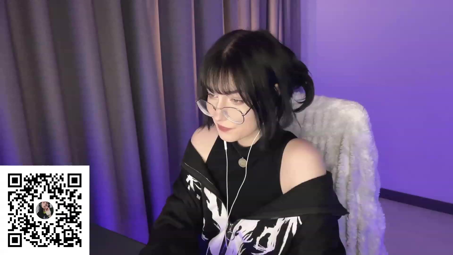 Gallery image thumbnail from Licorice_Alia's myfreecams stream on, 08/09/2023, 24:16 image 15 of 20