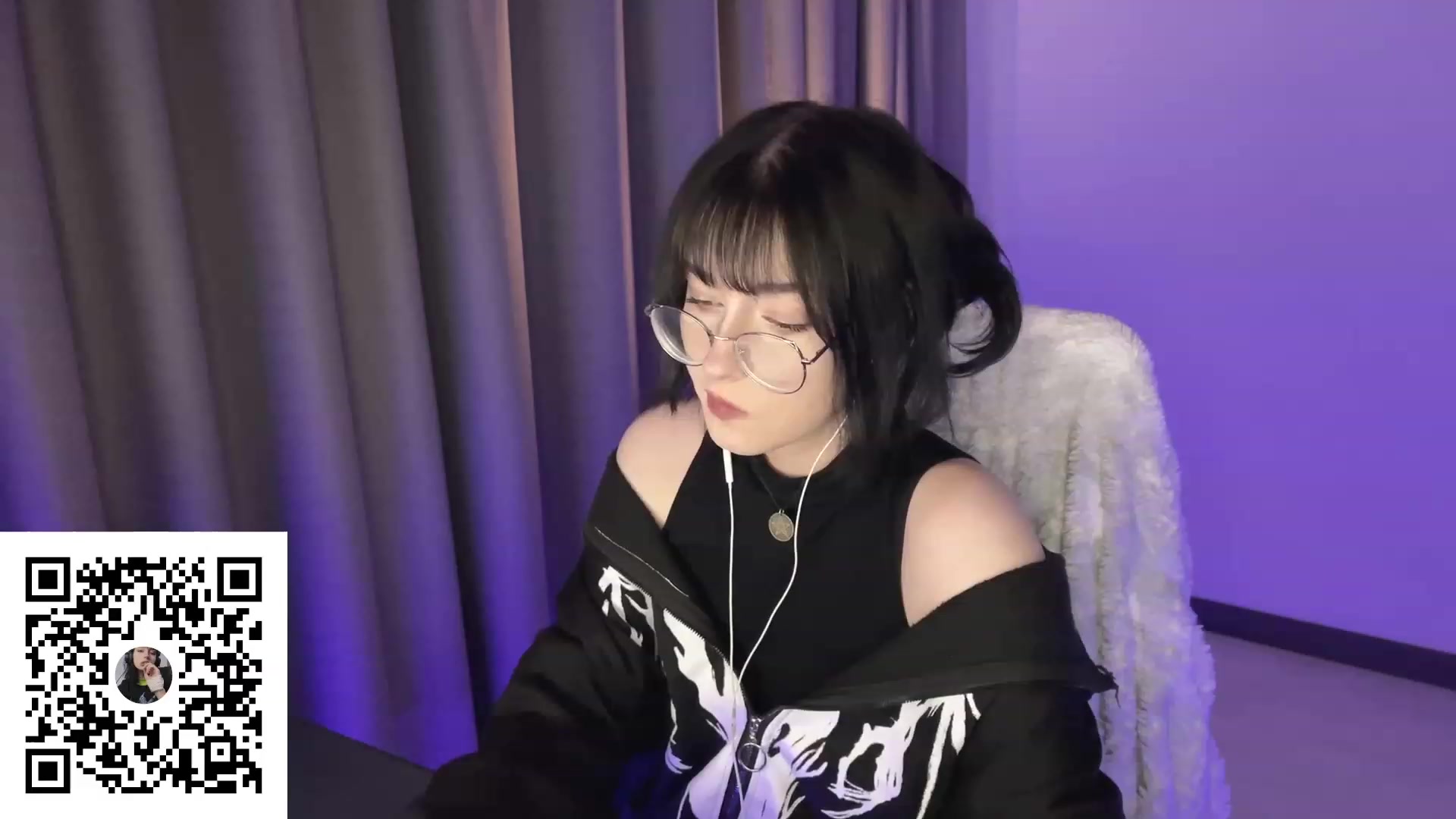 Gallery image thumbnail from Licorice_Alia's myfreecams stream on, 08/09/2023, 24:16 image 6 of 20