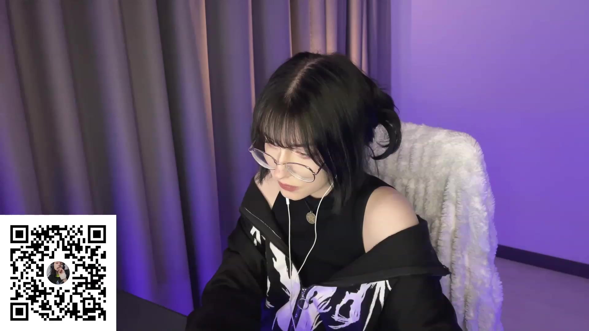 Gallery image thumbnail from Licorice_Alia's myfreecams stream on, 08/09/2023, 24:41 image 19 of 20