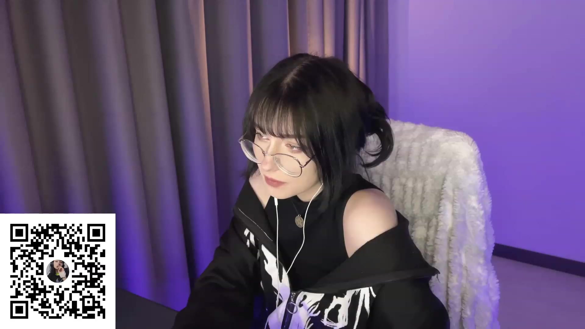 Gallery image thumbnail from Licorice_Alia's myfreecams stream on, 08/09/2023, 24:41 image 14 of 20