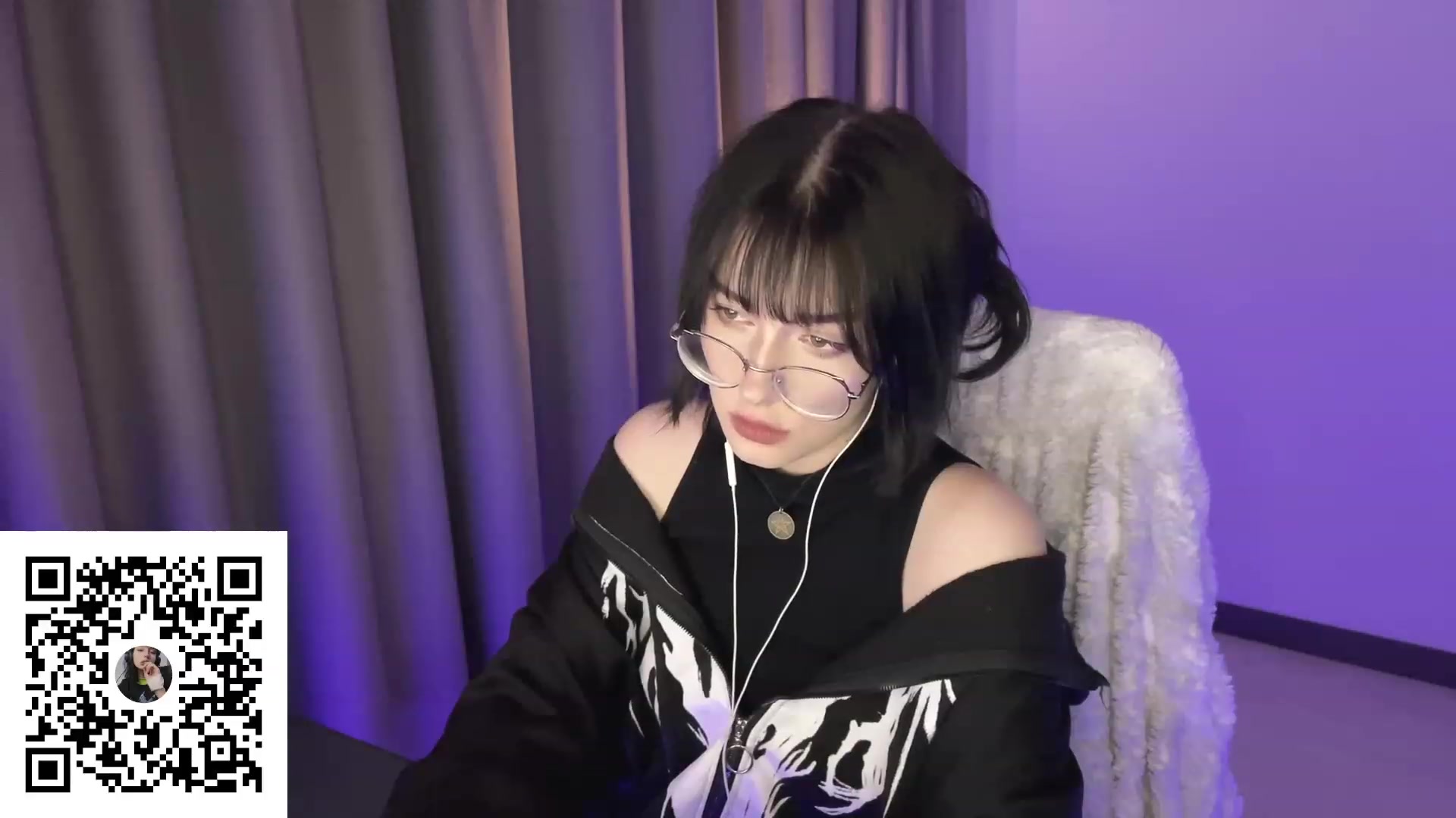 Gallery image thumbnail from Licorice_Alia's myfreecams stream on, 08/09/2023, 24:41 image 13 of 20