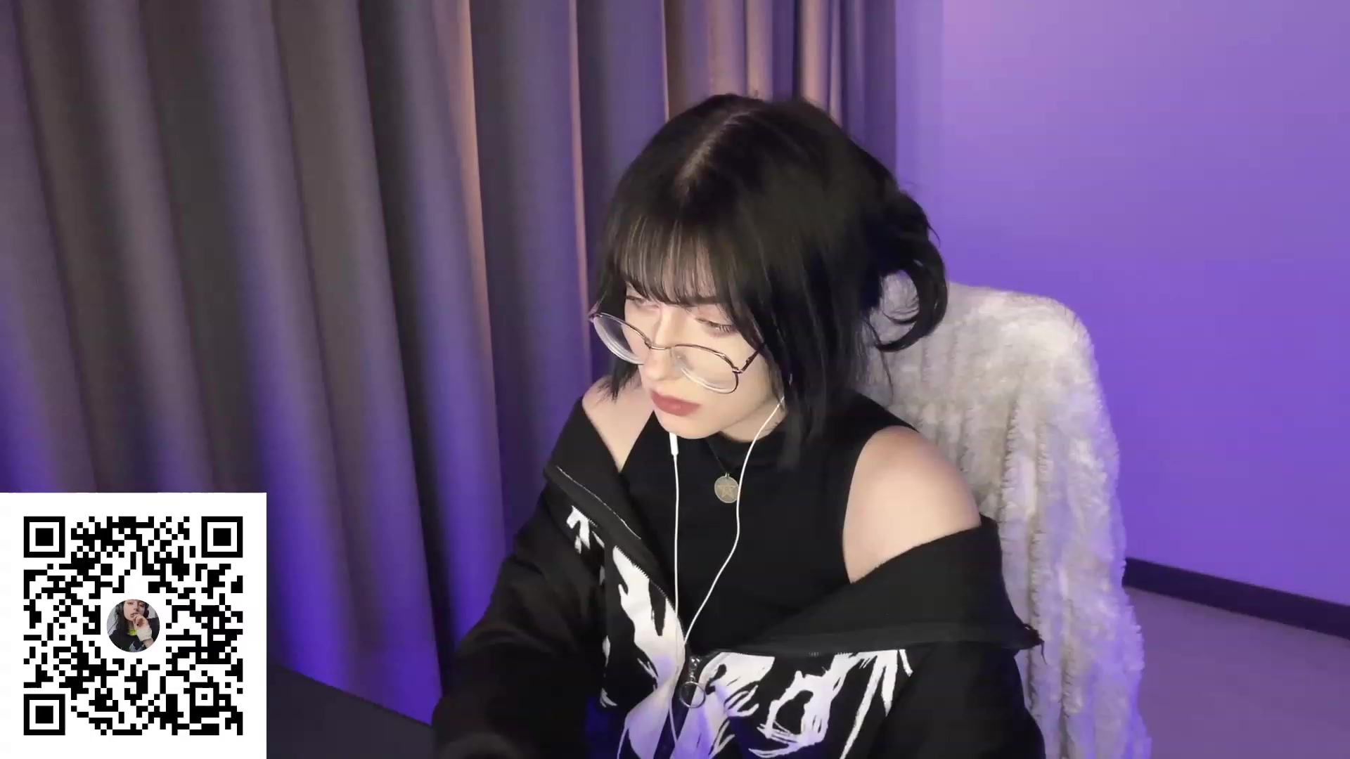 Gallery image thumbnail from Licorice_Alia's myfreecams stream on, 08/09/2023, 24:41 image 16 of 20