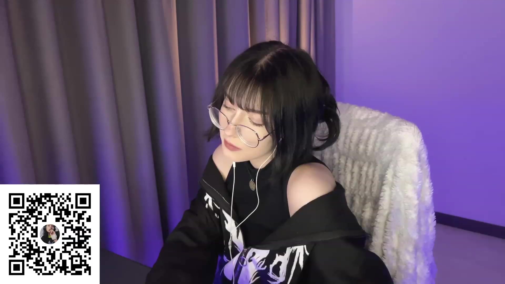 Gallery image thumbnail from Licorice_Alia's myfreecams stream on, 08/09/2023, 24:41 image 8 of 20