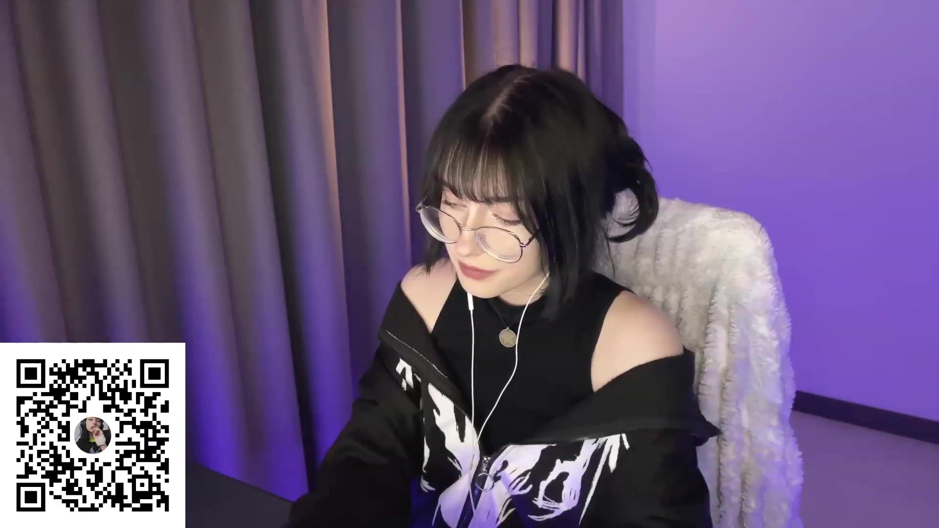 Gallery image thumbnail from Licorice_Alia's myfreecams stream on, 08/09/2023, 24:41 image 18 of 20