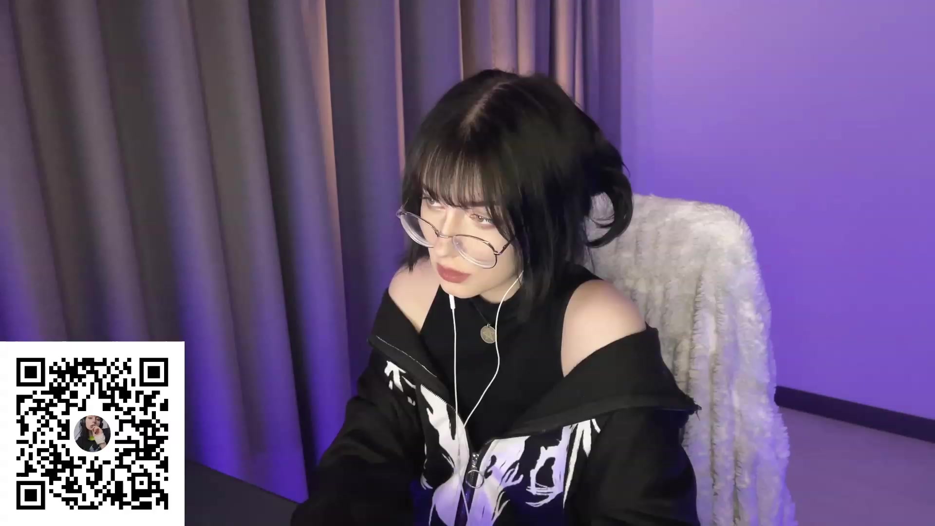 Gallery image thumbnail from Licorice_Alia's myfreecams stream on, 08/09/2023, 24:41 image 9 of 20