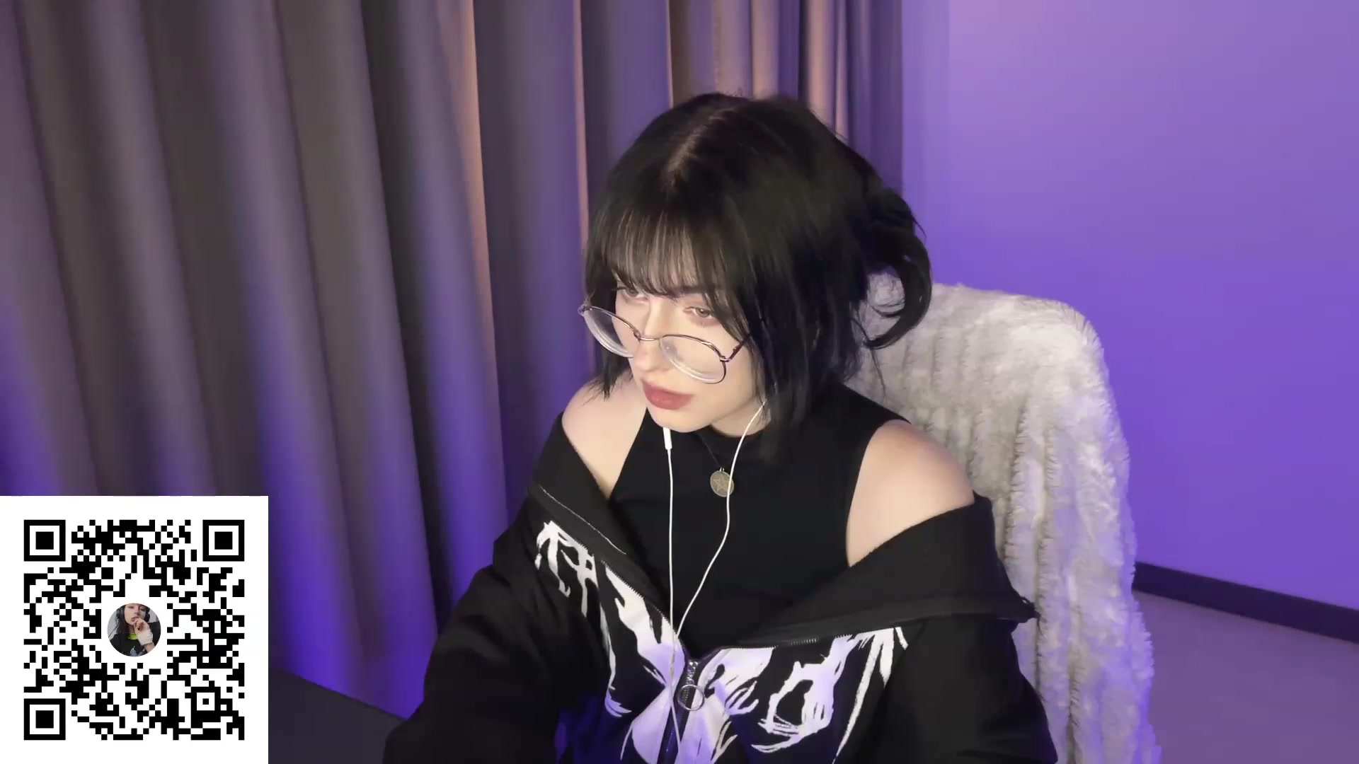 Gallery image thumbnail from Licorice_Alia's myfreecams stream on, 08/09/2023, 24:41 image 6 of 20