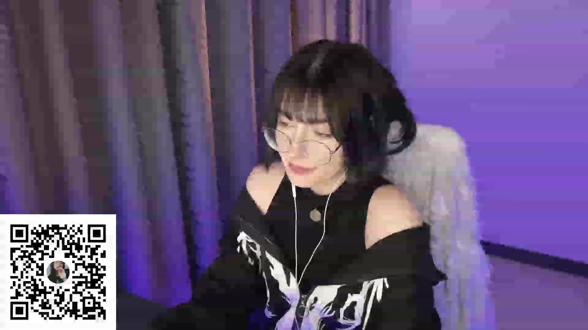 Gallery image thumbnail from Licorice_Alia's myfreecams stream on, 08/09/2023, 24:41 image 3 of 20