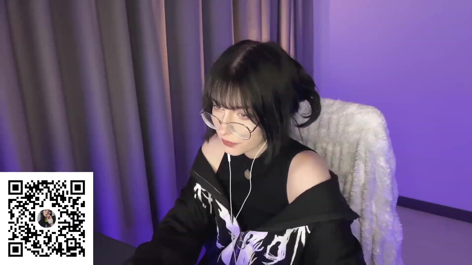 Gallery image thumbnail from Licorice_Alia's myfreecams stream on, 08/09/2023, 24:41 image 12 of 20
