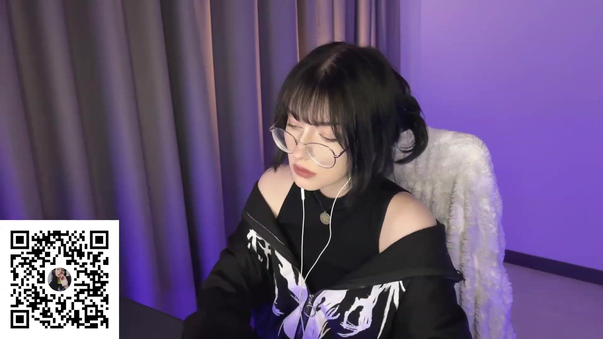 Gallery image thumbnail from Licorice_Alia's myfreecams stream on, 08/09/2023, 24:41 image 7 of 20