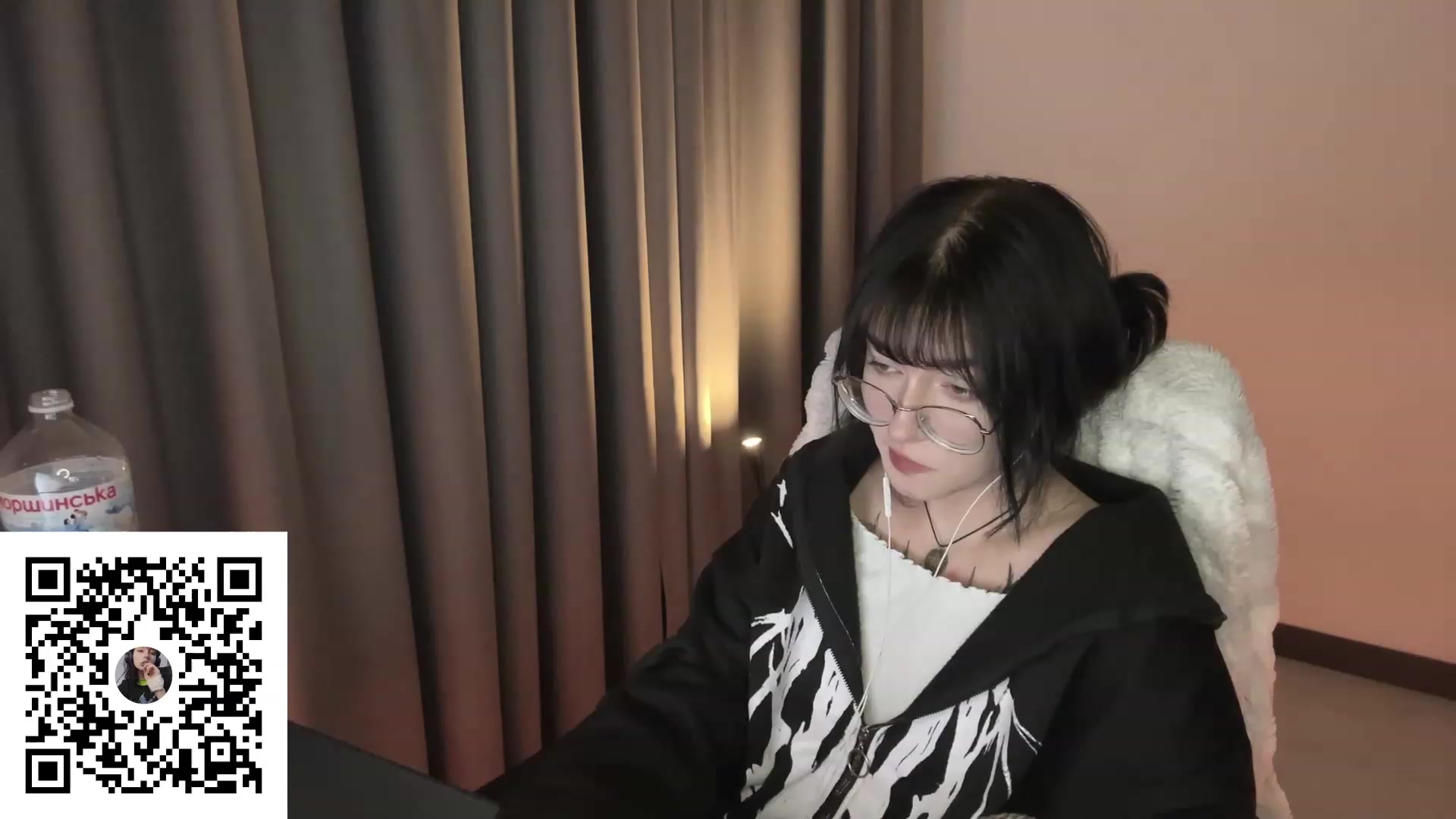 Gallery image thumbnail from Licorice_Alia's myfreecams stream on, 08/14/2023, 02:32 image 18 of 20