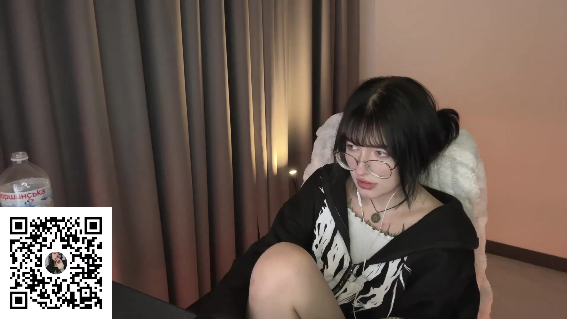 Gallery image thumbnail from Licorice_Alia's myfreecams stream on, 08/14/2023, 02:32 image 5 of 20