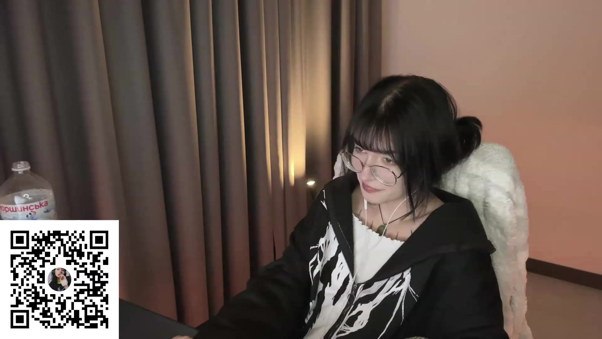 Gallery image thumbnail from Licorice_Alia's myfreecams stream on, 08/14/2023, 02:32 image 9 of 20